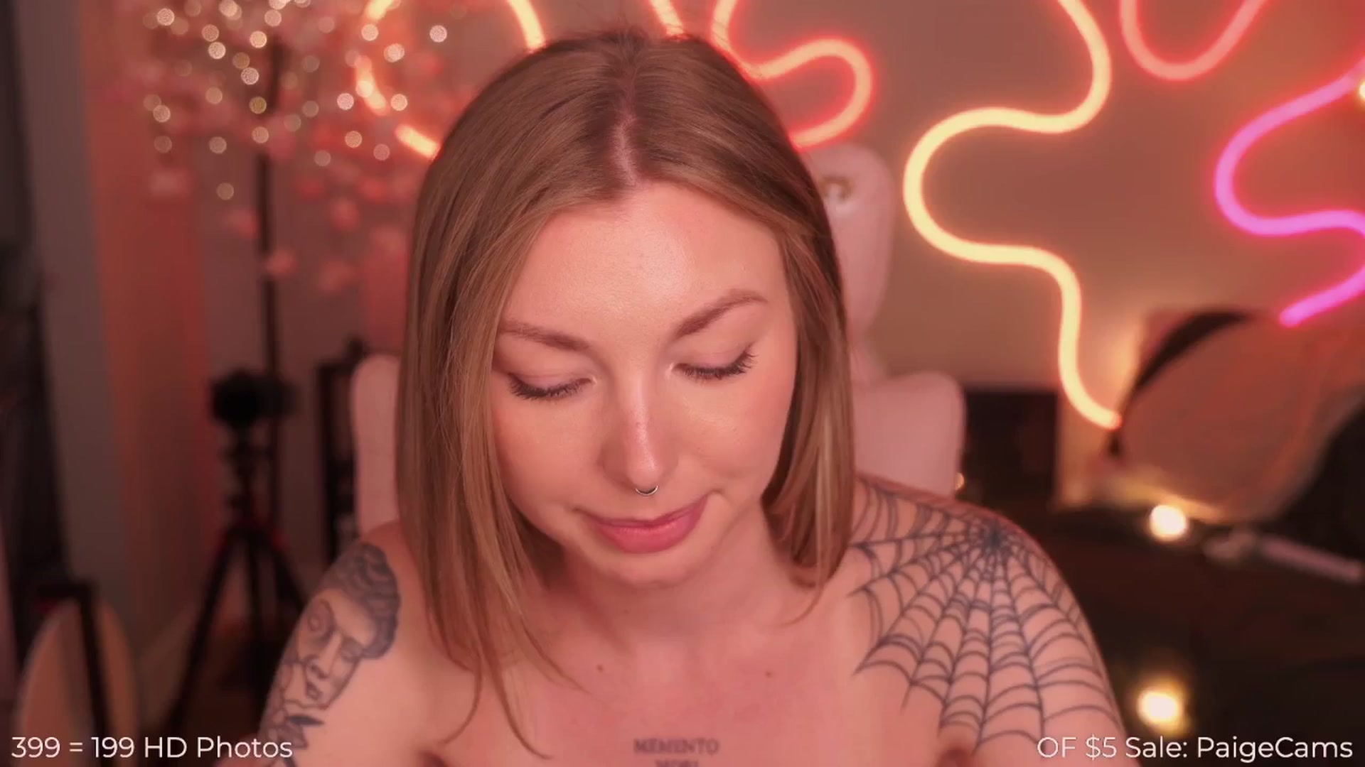 Gallery image thumbnail from Paige's myfreecams stream on, 04/13/2025, 05:17 image 16 of 20