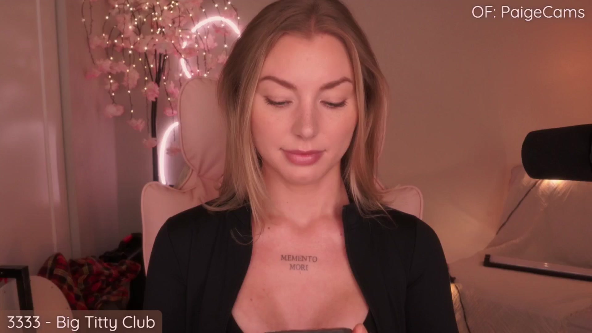 Gallery image thumbnail from Paige's myfreecams stream on, 07/31/2025, 24:00 image 15 of 20