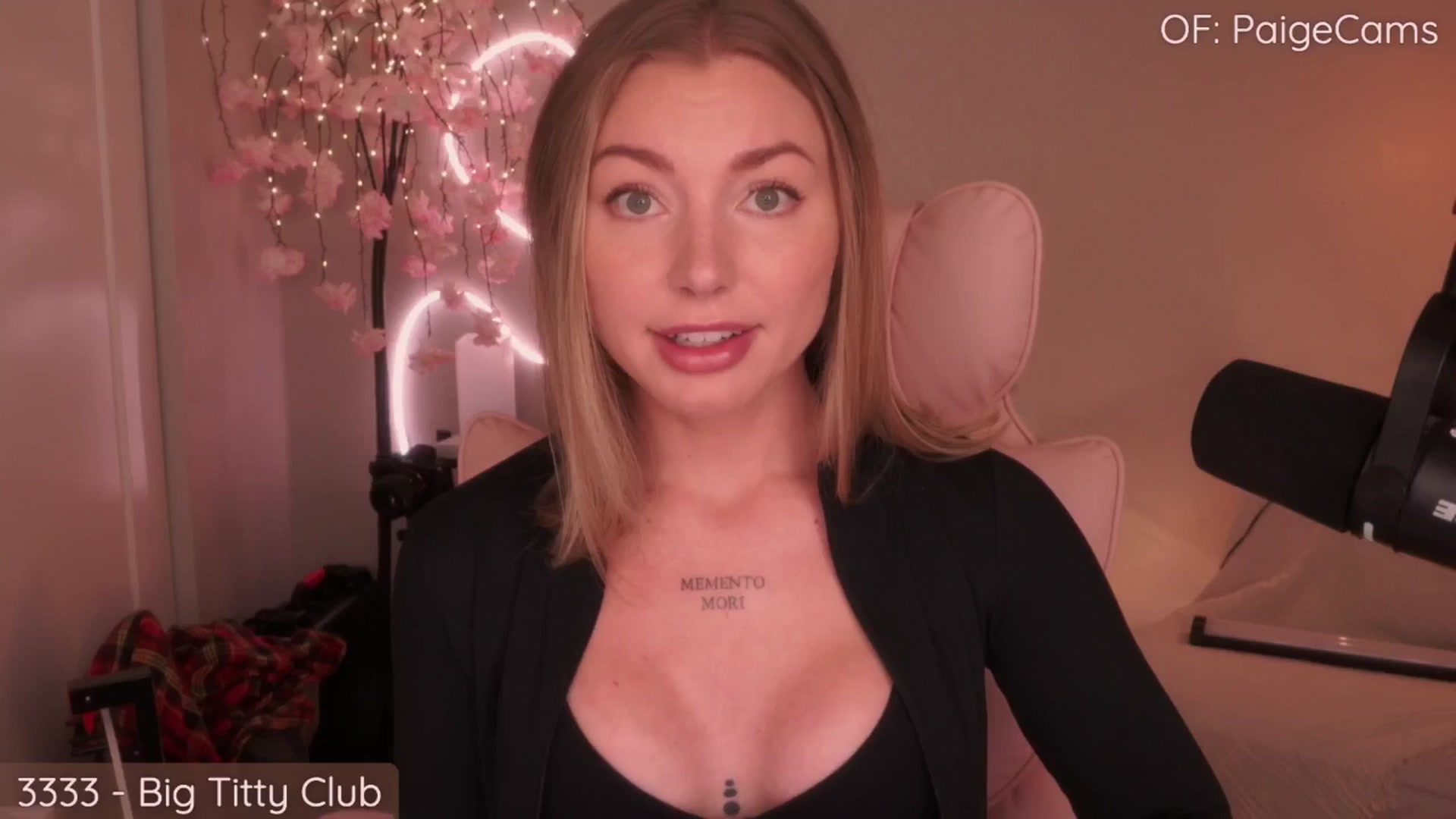 Gallery image thumbnail from Paige's myfreecams stream on, 07/31/2025, 01:38 image 16 of 20