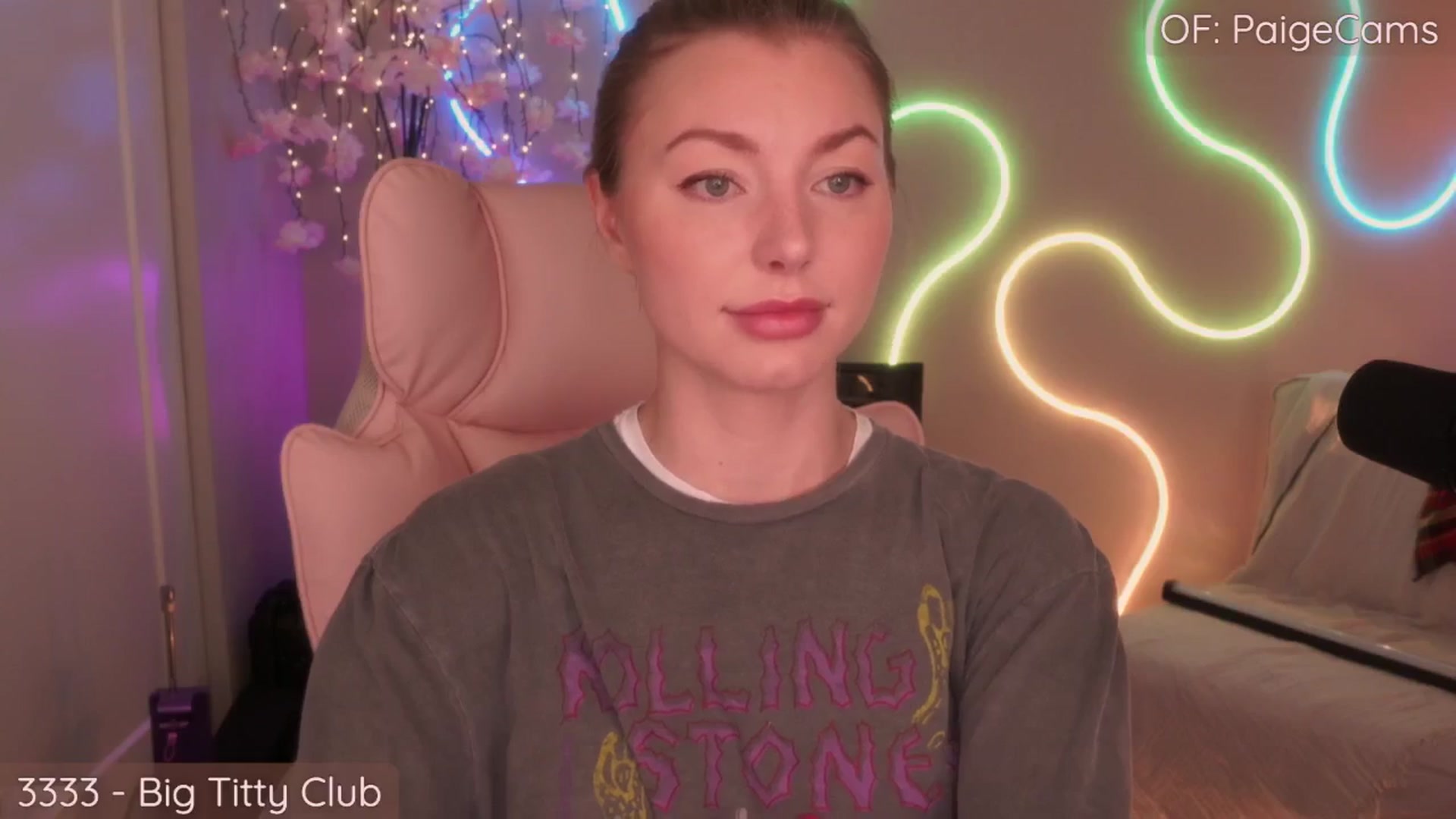 Gallery image thumbnail from Paige's myfreecams stream on, 08/01/2025, 24:33 image 7 of 20