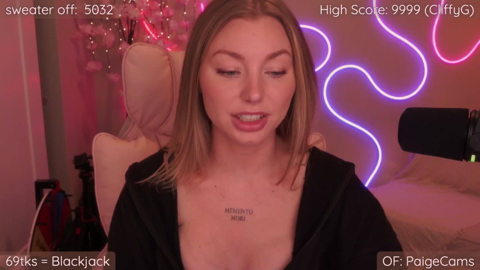 Gallery image thumbnail from Paige's myfreecams stream on, 08/03/2025, 23:14 image 8 of 20