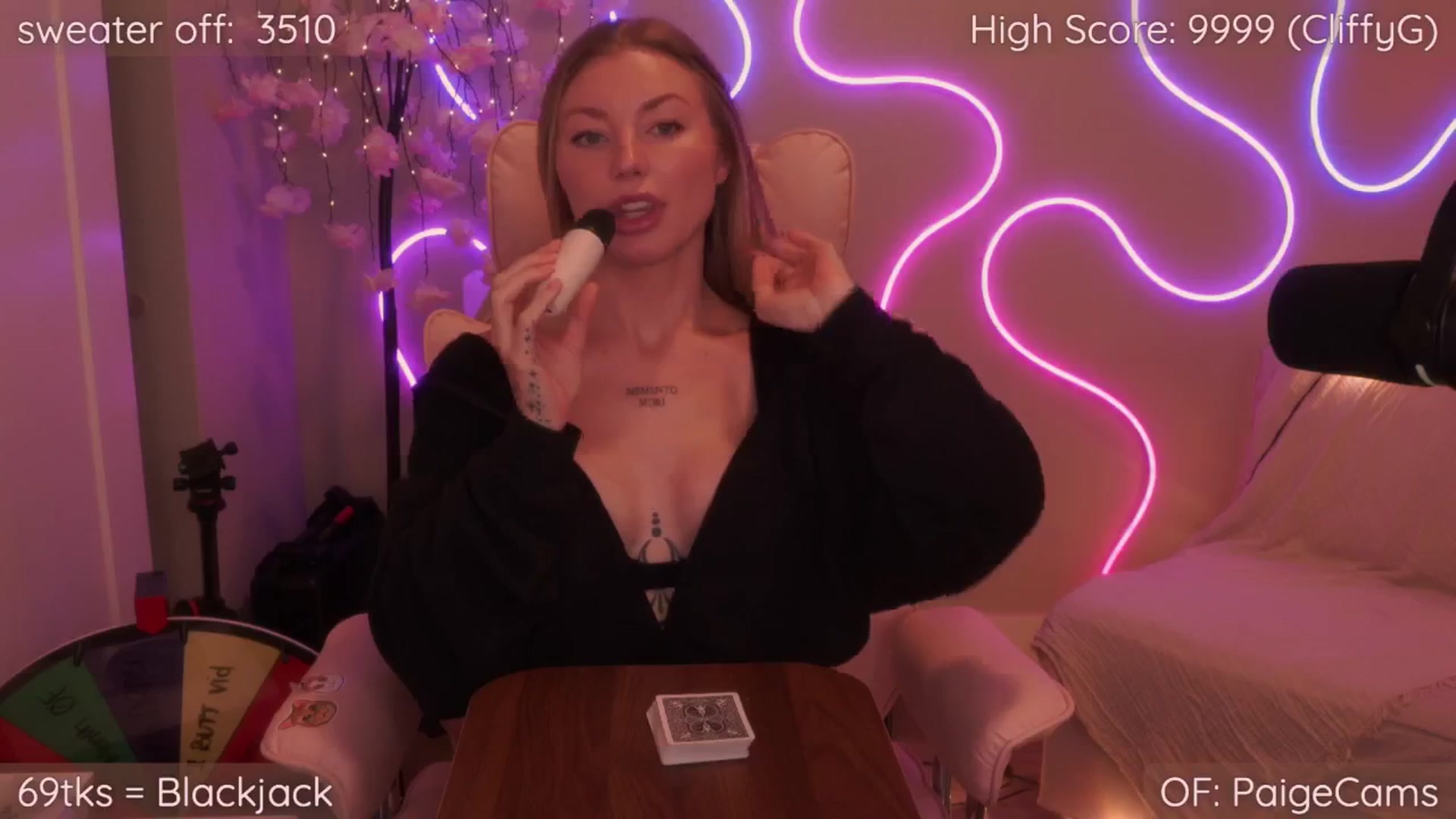 Gallery image thumbnail from Paige's myfreecams stream on, 08/03/2025, 23:14 image 11 of 20