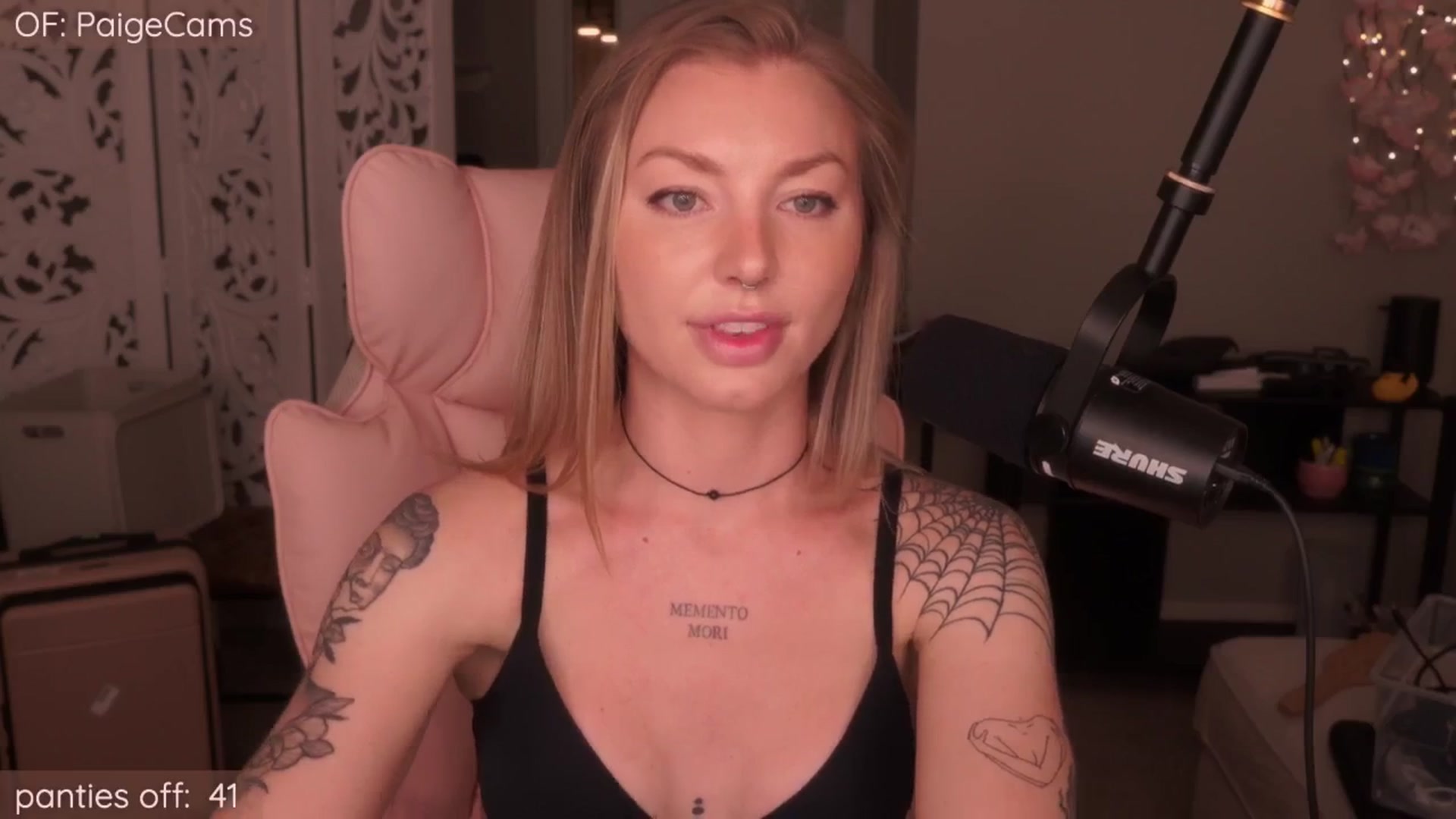 Gallery image thumbnail from Paige's myfreecams stream on, 10/20/2025, 03:56 image 10 of 20