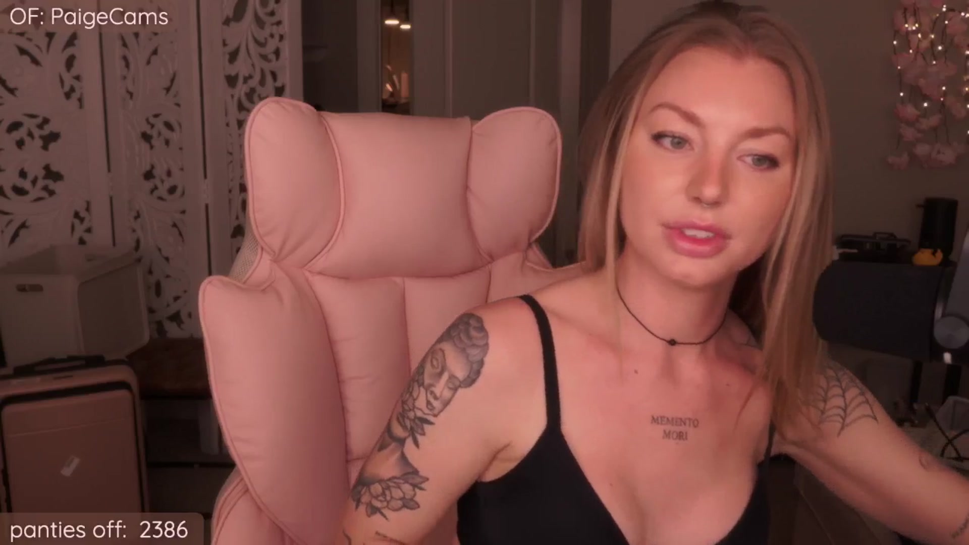 Gallery image thumbnail from Paige's myfreecams stream on, 10/20/2025, 03:56 image 7 of 20