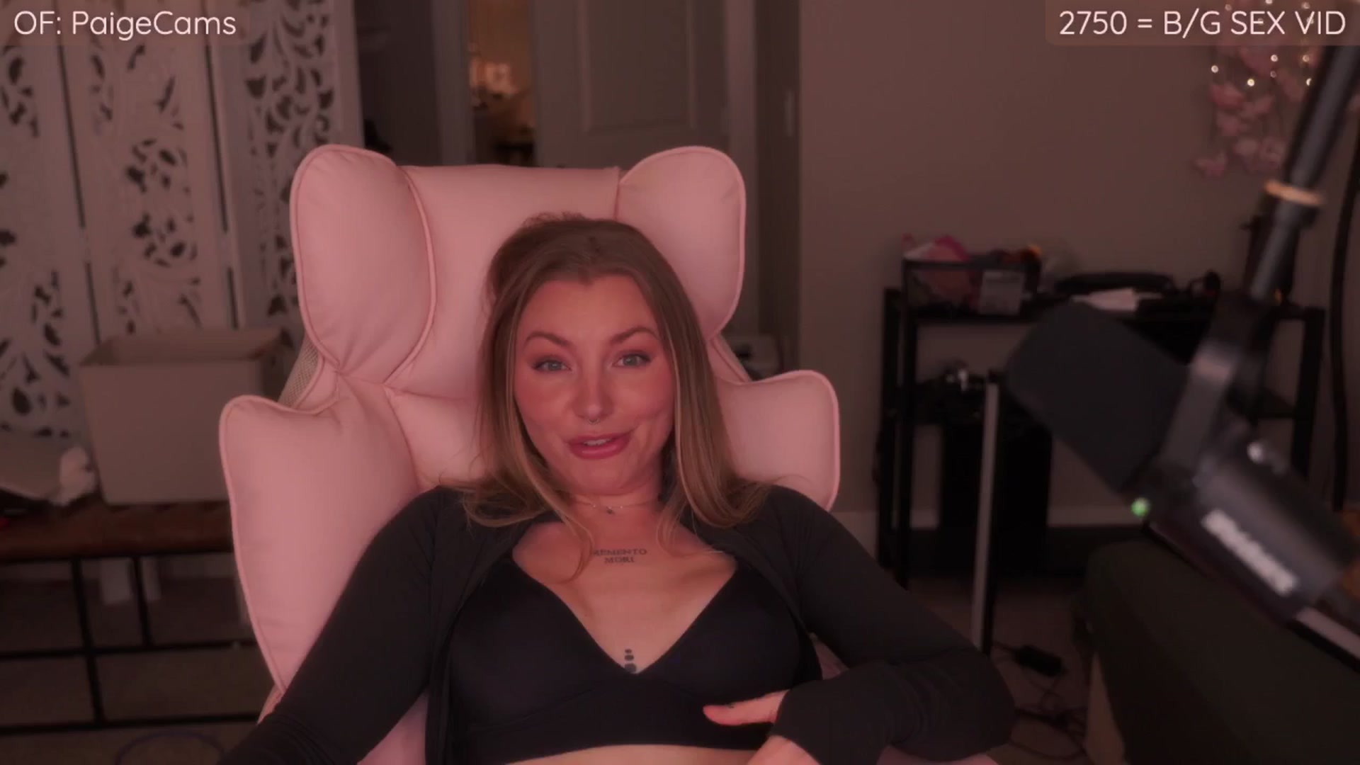 Gallery image thumbnail from Paige's myfreecams stream on, 11/29/2025, 04:50 image 4 of 20