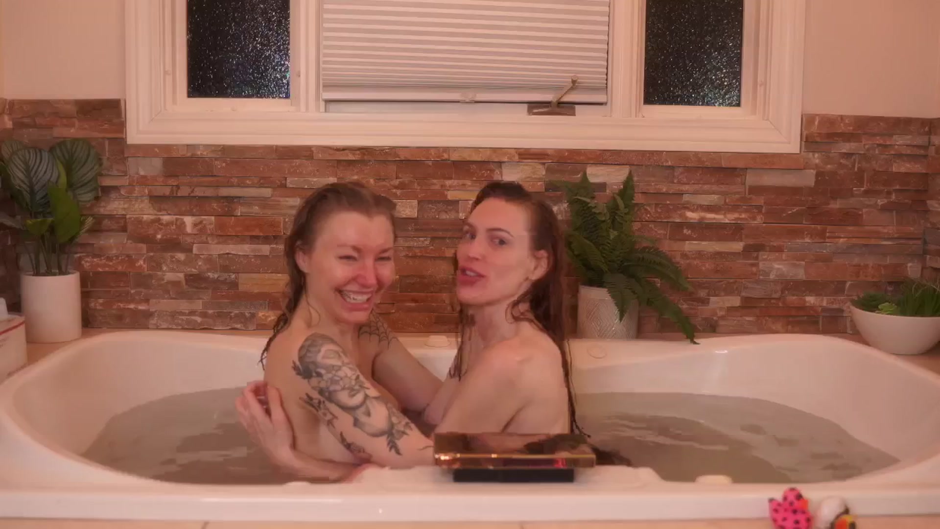 Gallery image thumbnail from Paige's myfreecams stream on, 12/07/2025, 08:44 image 11 of 20