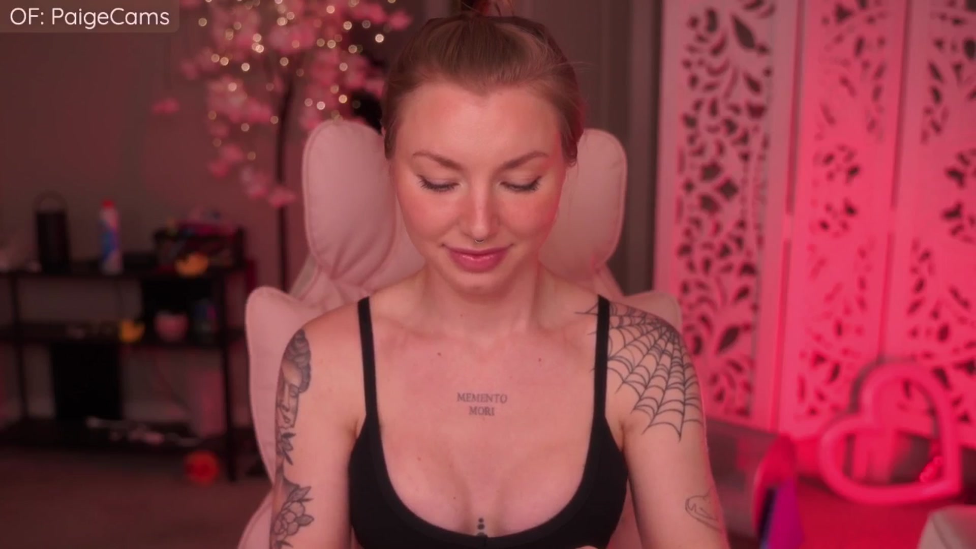 Gallery image thumbnail from Paige's myfreecams stream on, 01/06/2026, 06:22 image 6 of 20