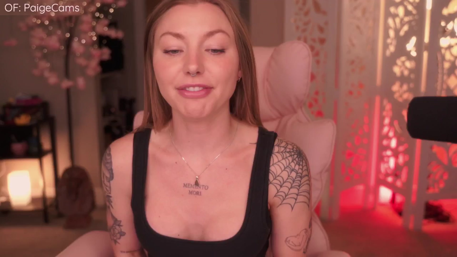 Gallery image thumbnail from Paige's myfreecams stream on, 04/14/2026, 05:13 image 3 of 20