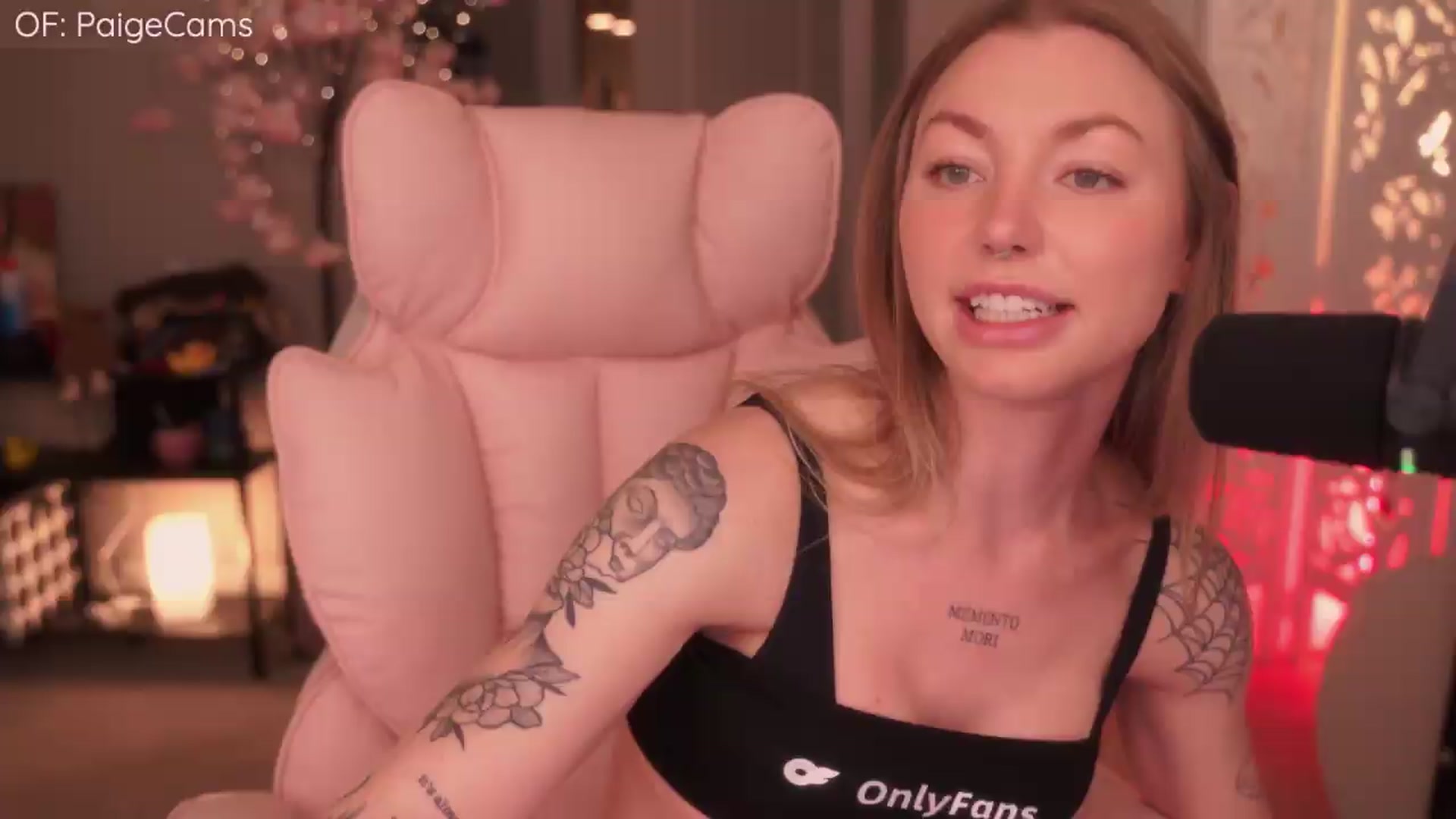 Gallery image thumbnail from Paige's myfreecams stream on, 05/05/2026, 02:29 image 8 of 20