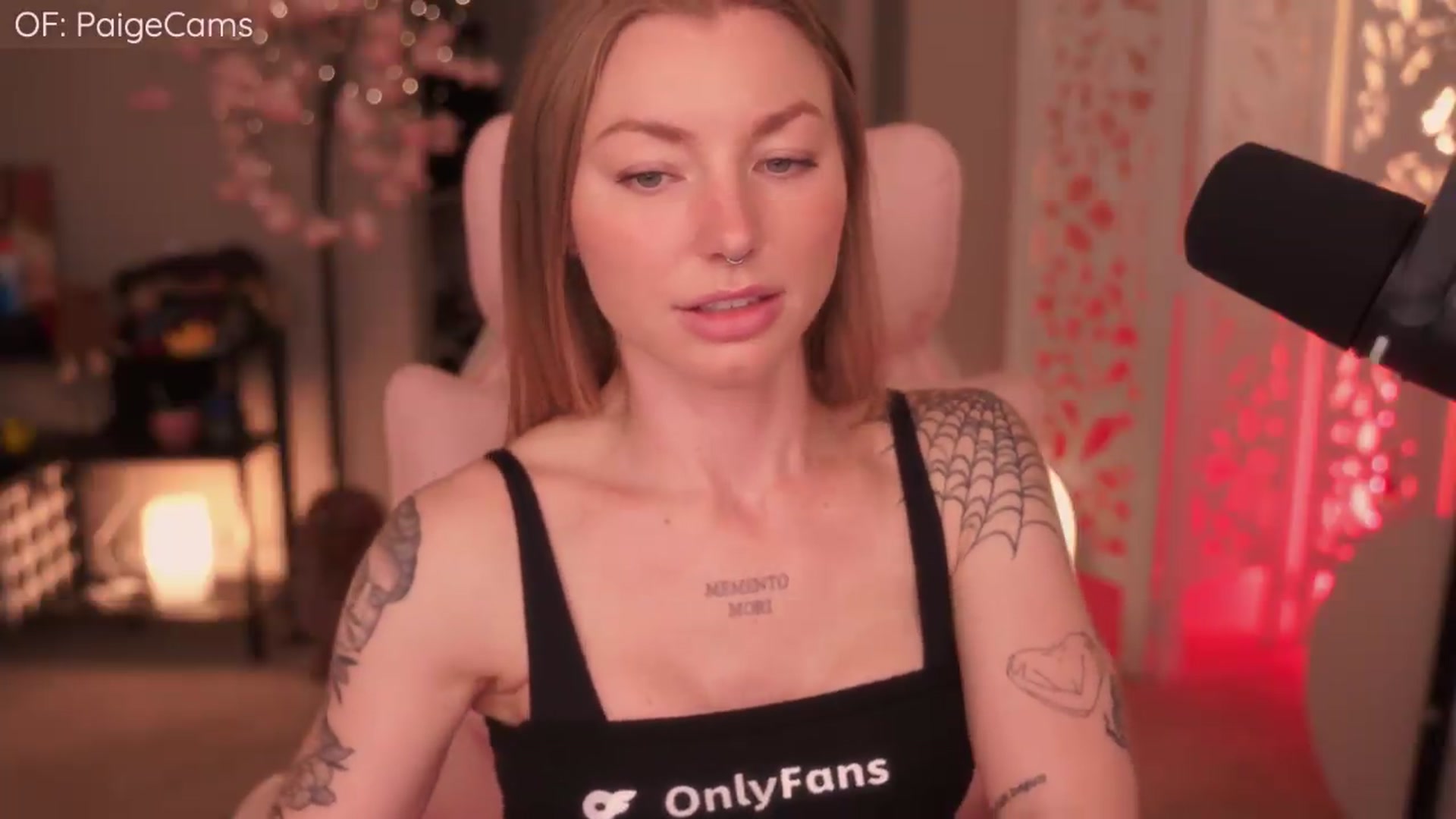Gallery image thumbnail from Paige's myfreecams stream on, 05/05/2026, 02:29 image 16 of 20