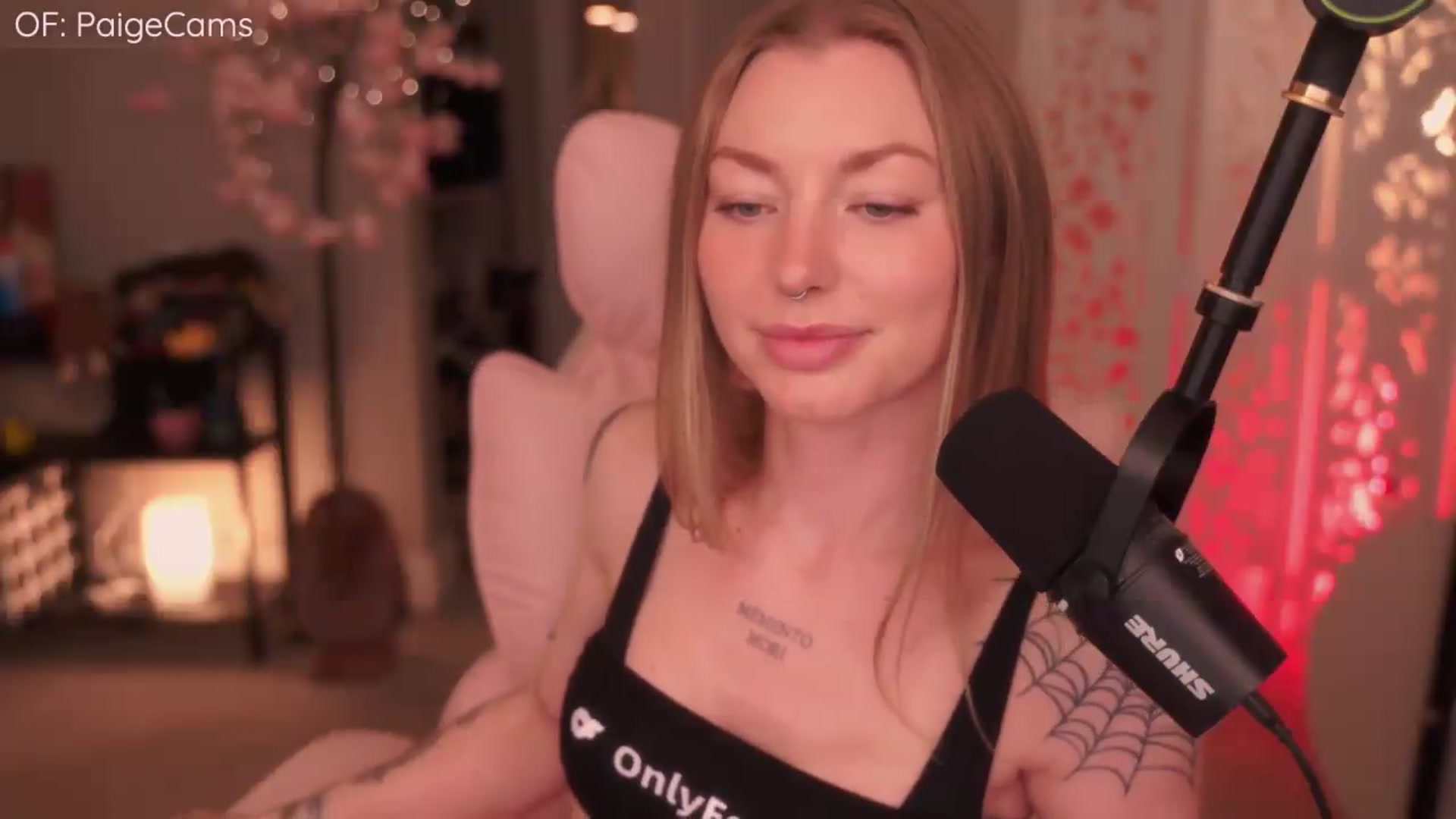 Gallery image thumbnail from Paige's myfreecams stream on, 05/05/2026, 02:29 image 18 of 20