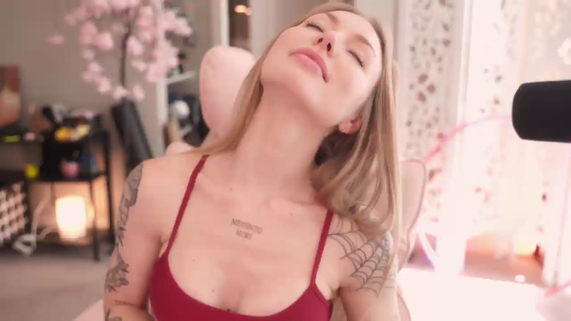 Gallery image thumbnail from Paige's myfreecams stream on, 09/12/2026, 19:58 image 11 of 20