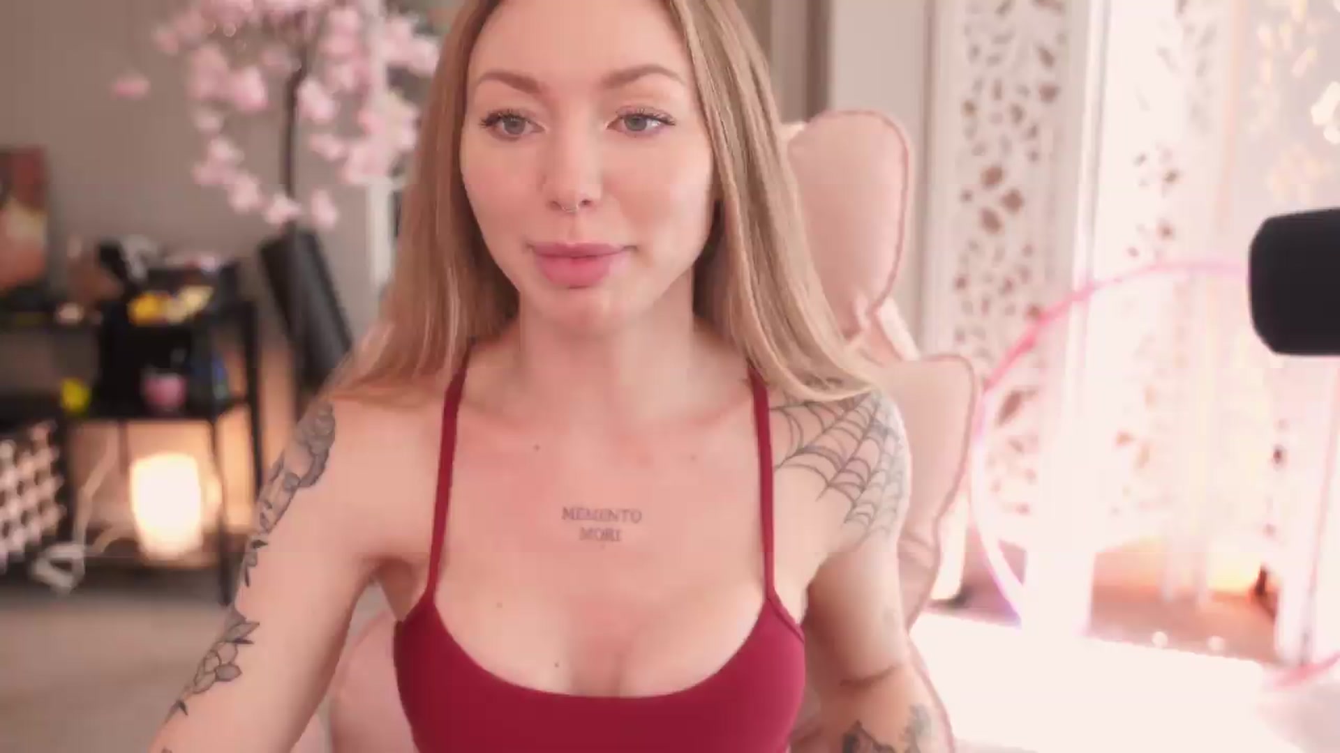 Gallery image thumbnail from Paige's myfreecams stream on, 09/12/2026, 19:58 image 13 of 20