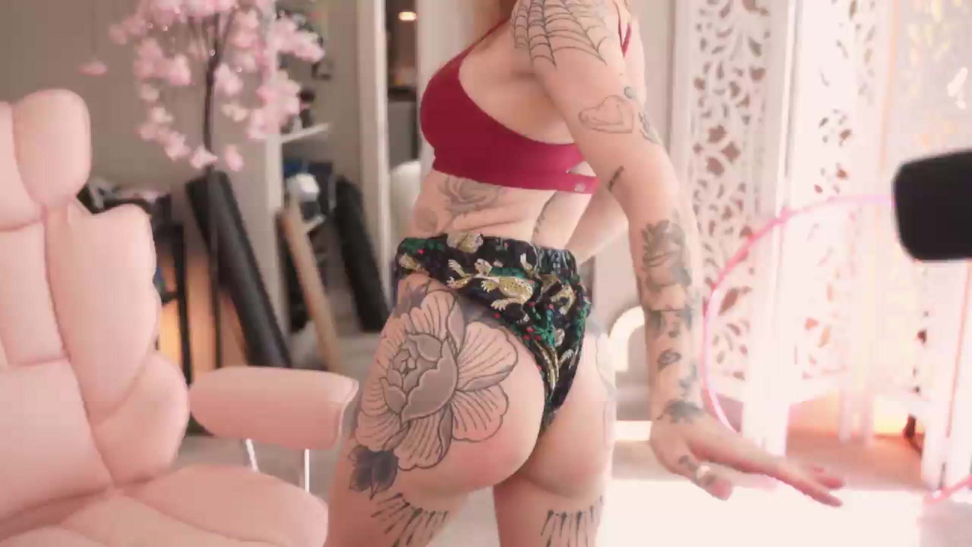 Gallery image thumbnail from Paige's myfreecams stream on, 09/12/2026, 19:58 image 1 of 20