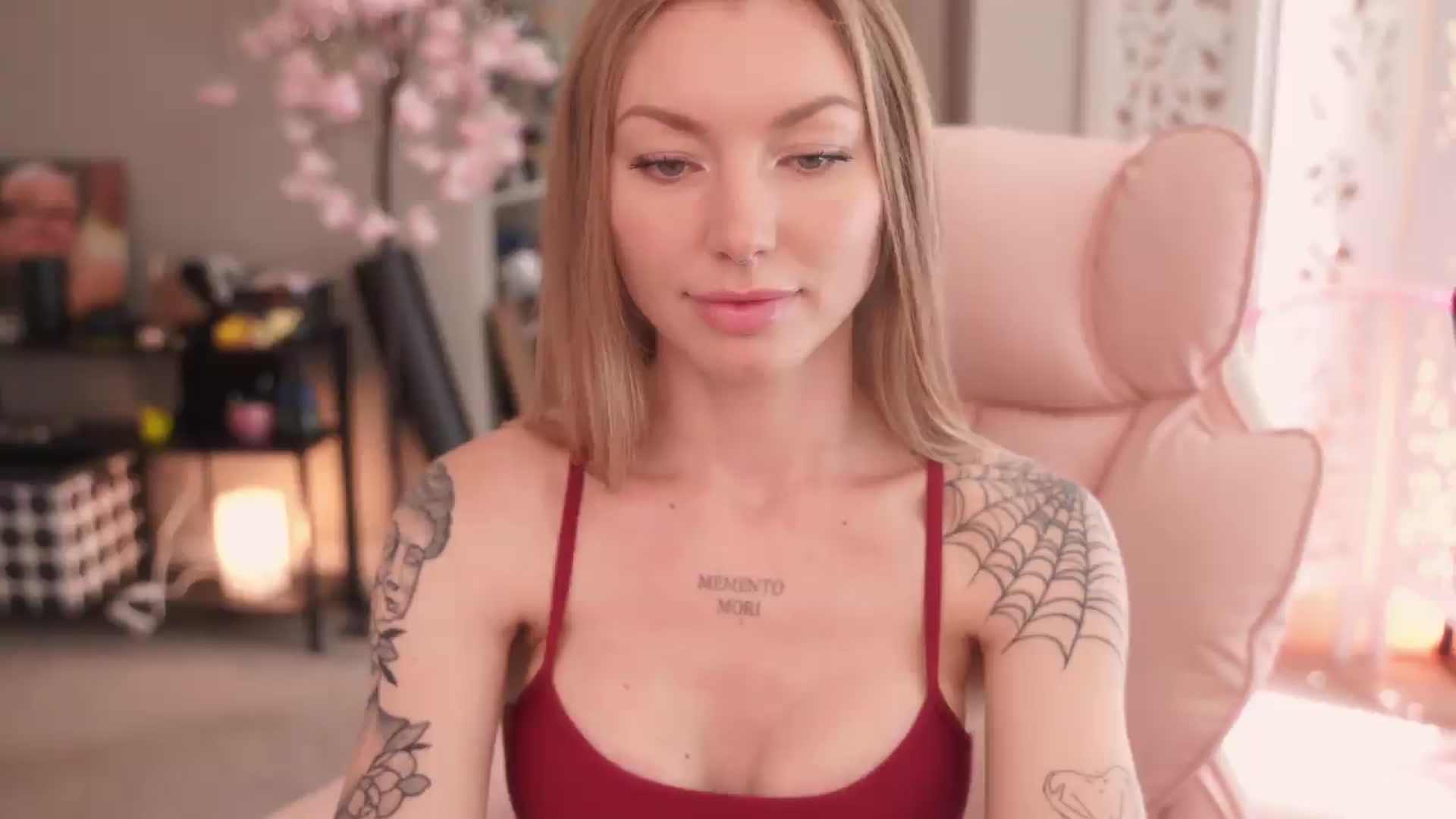 Gallery image thumbnail from Paige's myfreecams stream on, 09/12/2026, 19:58 image 19 of 20