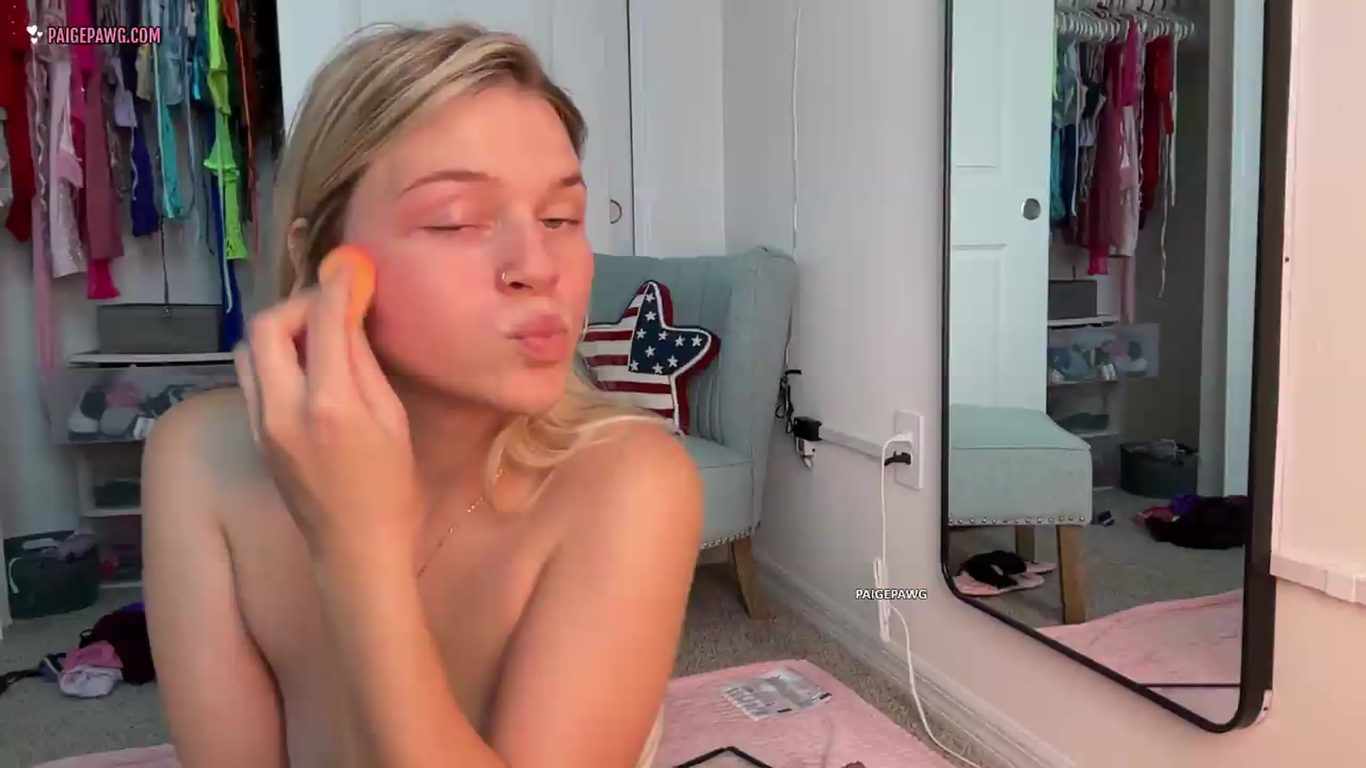 Gallery image thumbnail from PaigePawg's myfreecams stream on, 07/19/2026, 15:04 image 4 of 20