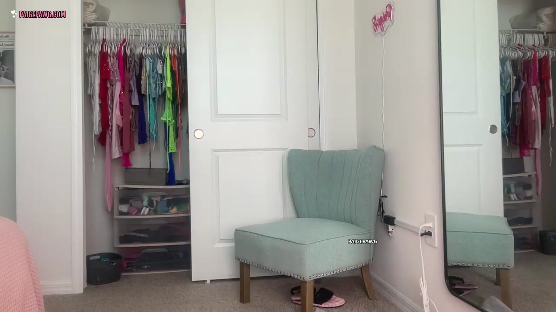 Gallery image thumbnail from PaigePawg's myfreecams stream on, 07/22/2026, 15:11 image 18 of 20