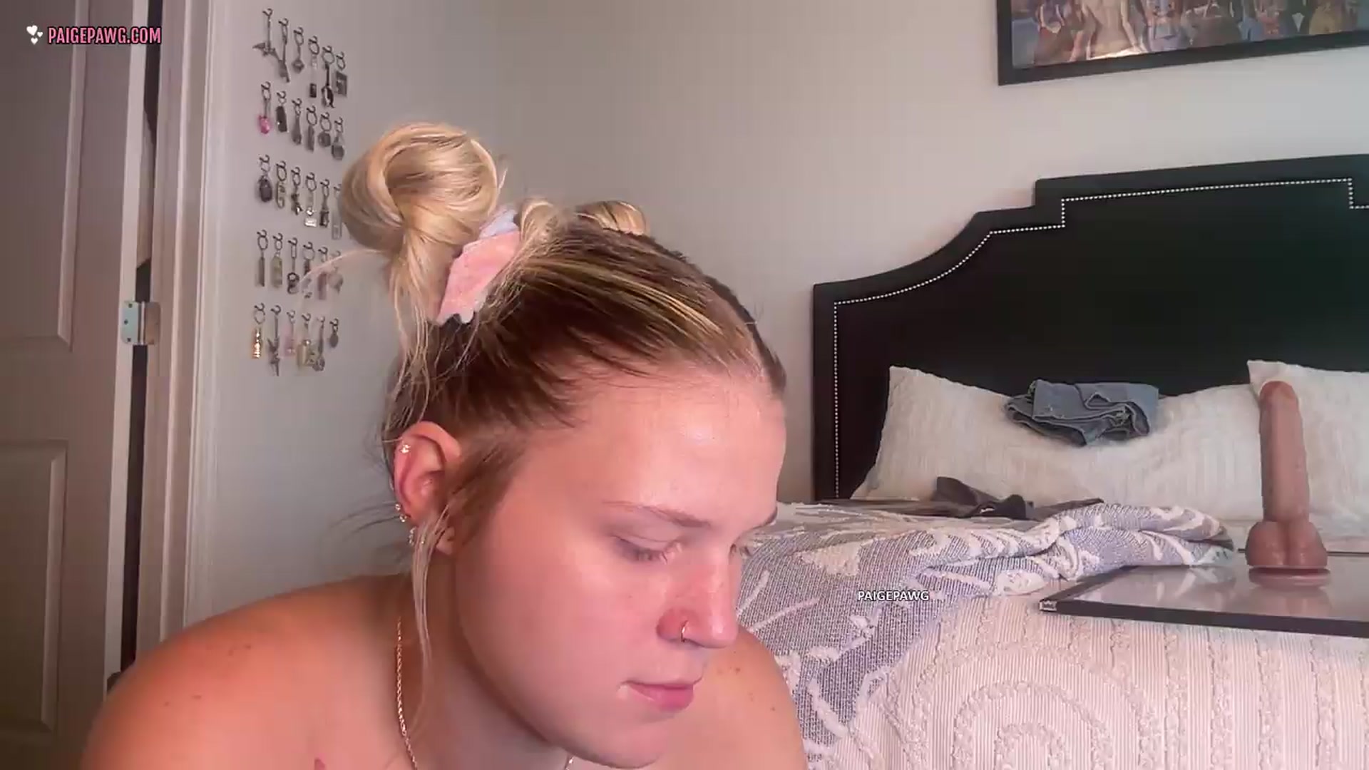 Gallery image thumbnail from PaigePawg's myfreecams stream on, 07/27/2026, 14:39 image 10 of 20