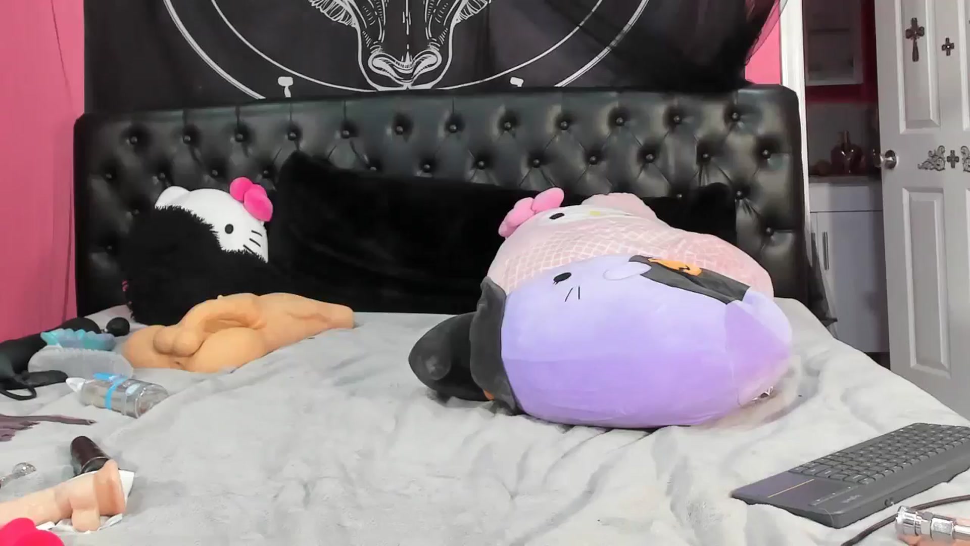Gallery image thumbnail from Paige_Turner_'s myfreecams stream on, 07/28/2025, 07:16 image 7 of 20