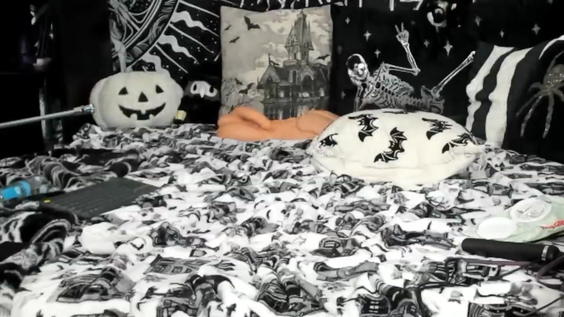 Gallery image thumbnail from Paige_Turner_'s myfreecams stream on, 08/03/2025, 21:17 image 7 of 20