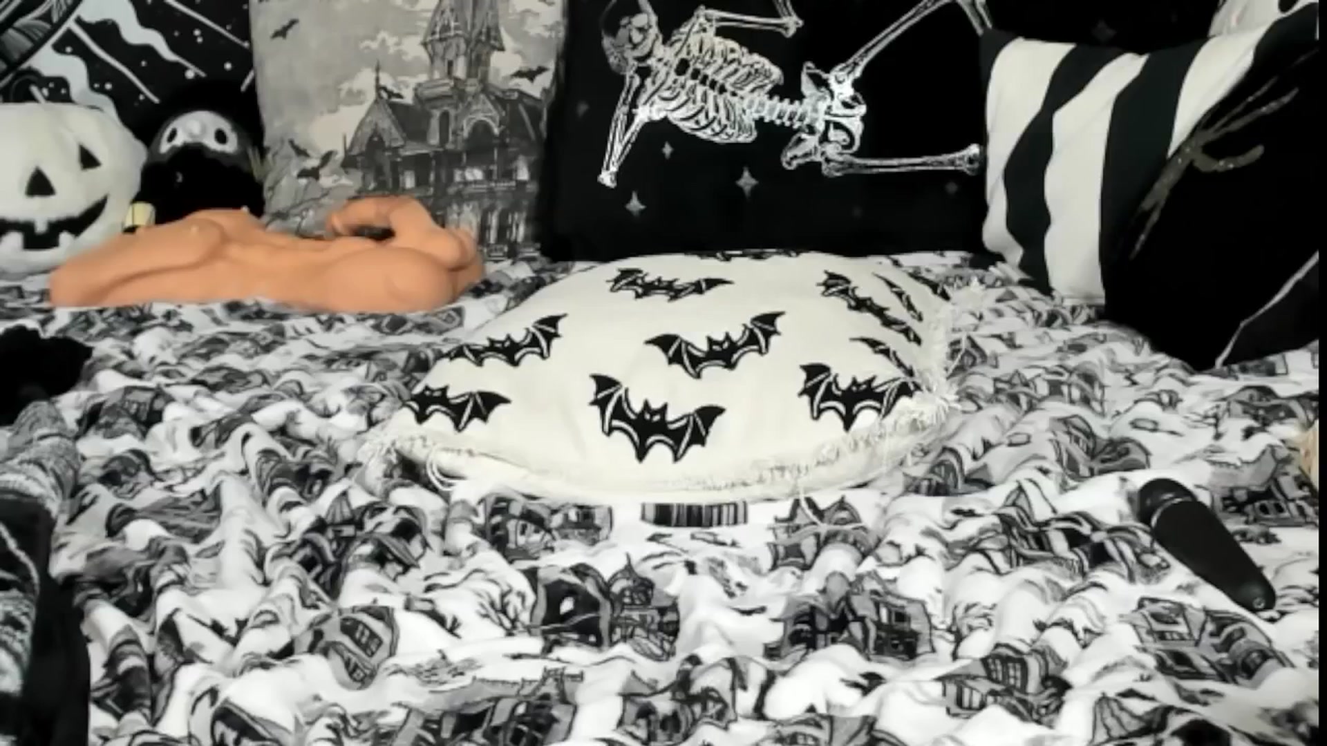 Gallery image thumbnail from Paige_Turner_'s myfreecams stream on, 08/10/2025, 01:22 image 2 of 20