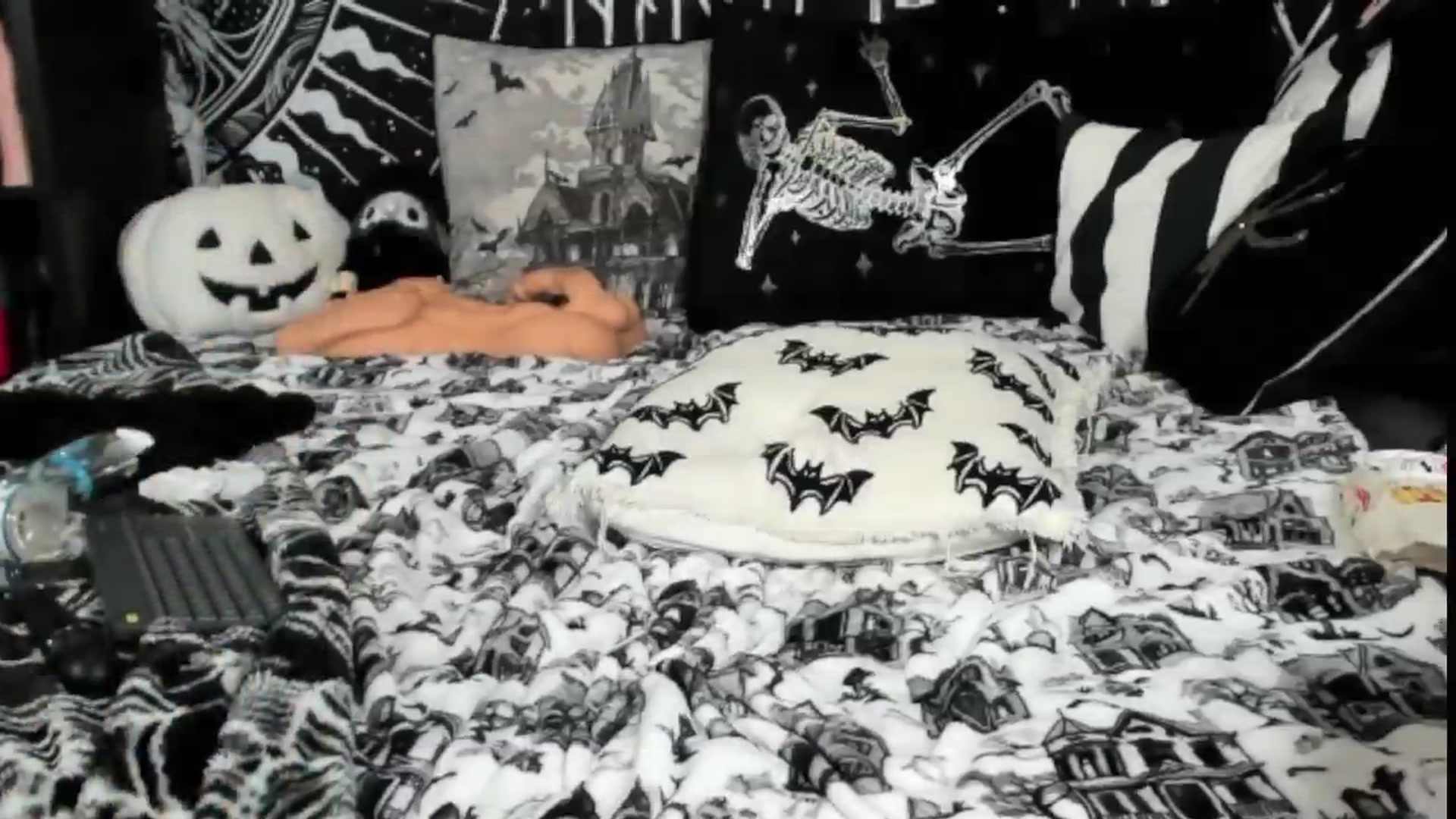 Gallery image thumbnail from Paige_Turner_'s myfreecams stream on, 08/10/2025, 01:22 image 16 of 20