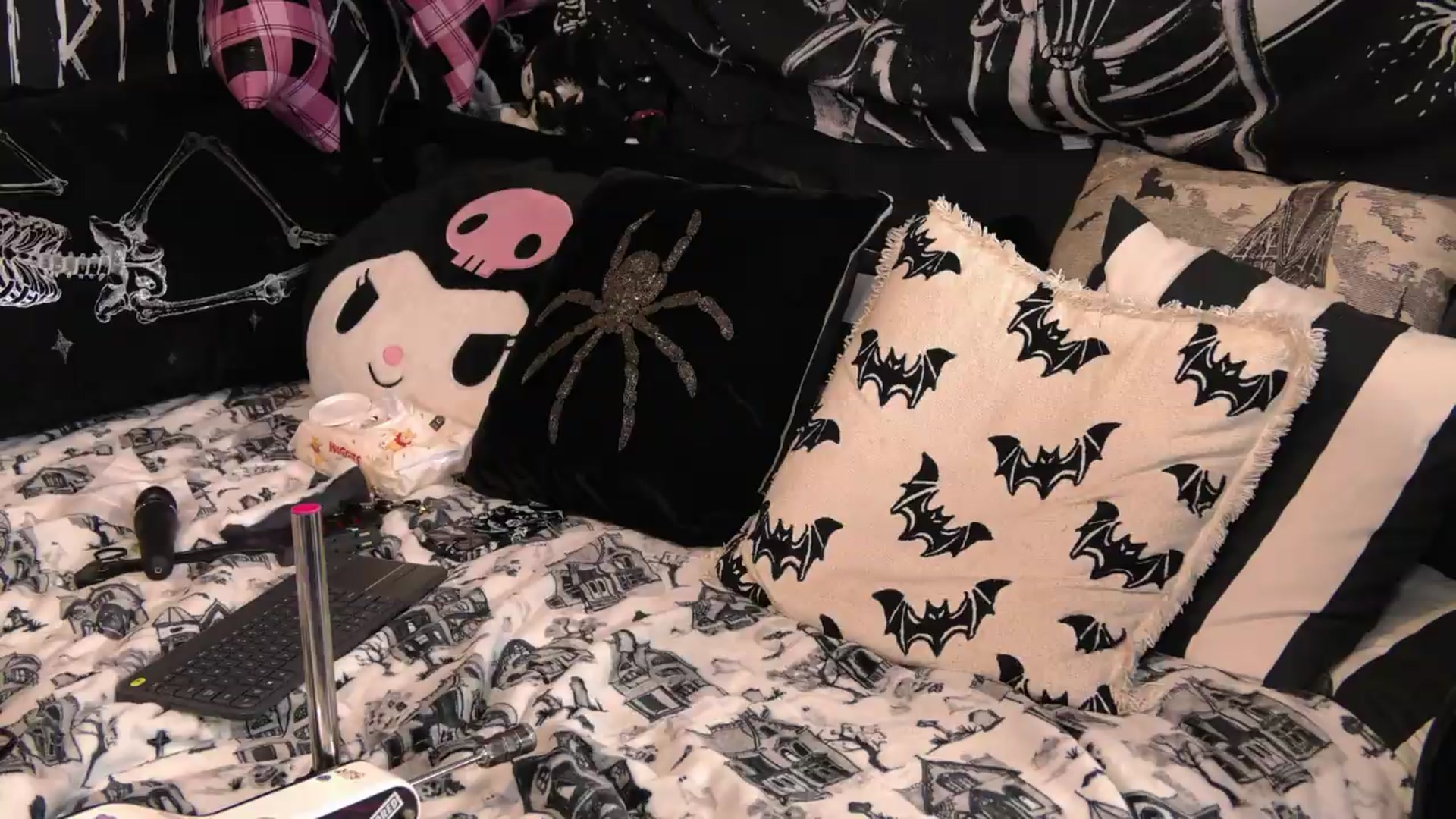 Gallery image thumbnail from Paige_Turner_'s myfreecams stream on, 07/17/2026, 09:31 image 10 of 20