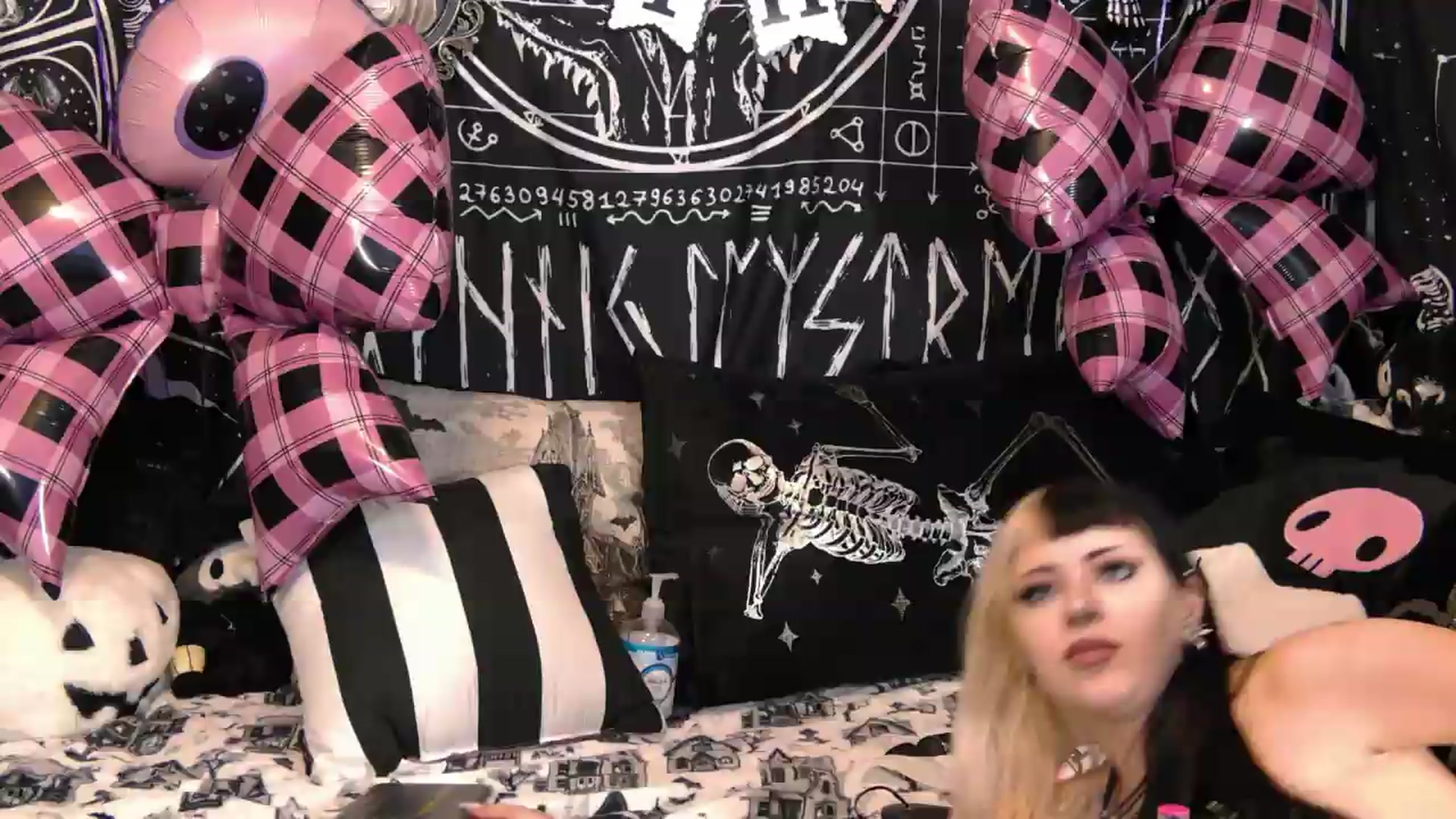 Gallery image thumbnail from Paige_Turner_'s myfreecams stream on, 07/17/2026, 09:31 image 4 of 20