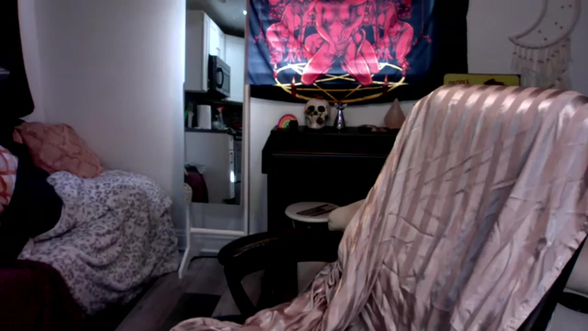 Gallery image thumbnail from Paigetopia's myfreecams stream on, 05/22/2023, 01:04 image 3 of 20