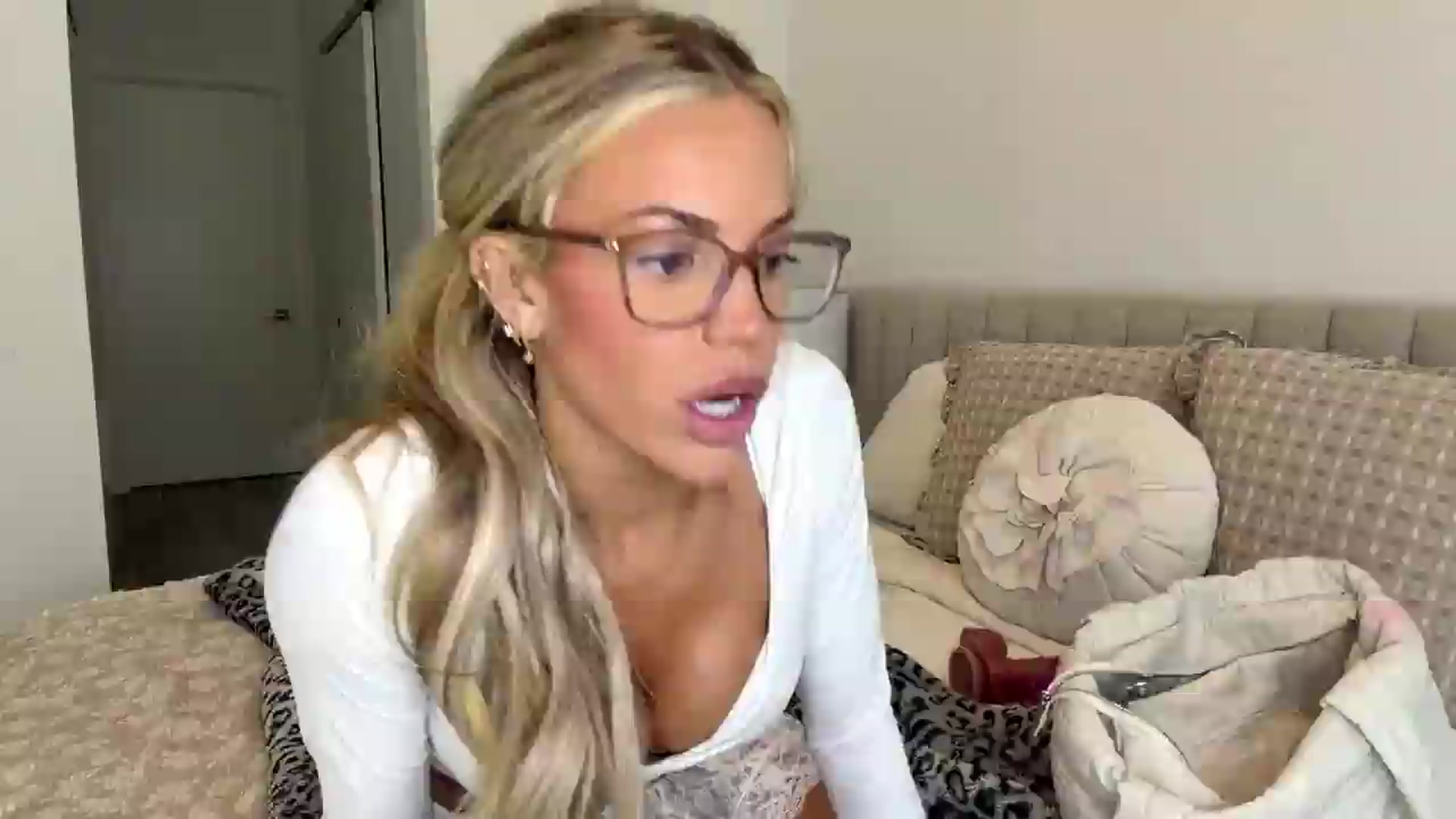 Gallery image thumbnail from Paisleyrose55's myfreecams stream on, 09/01/2026, 22:59 image 11 of 20