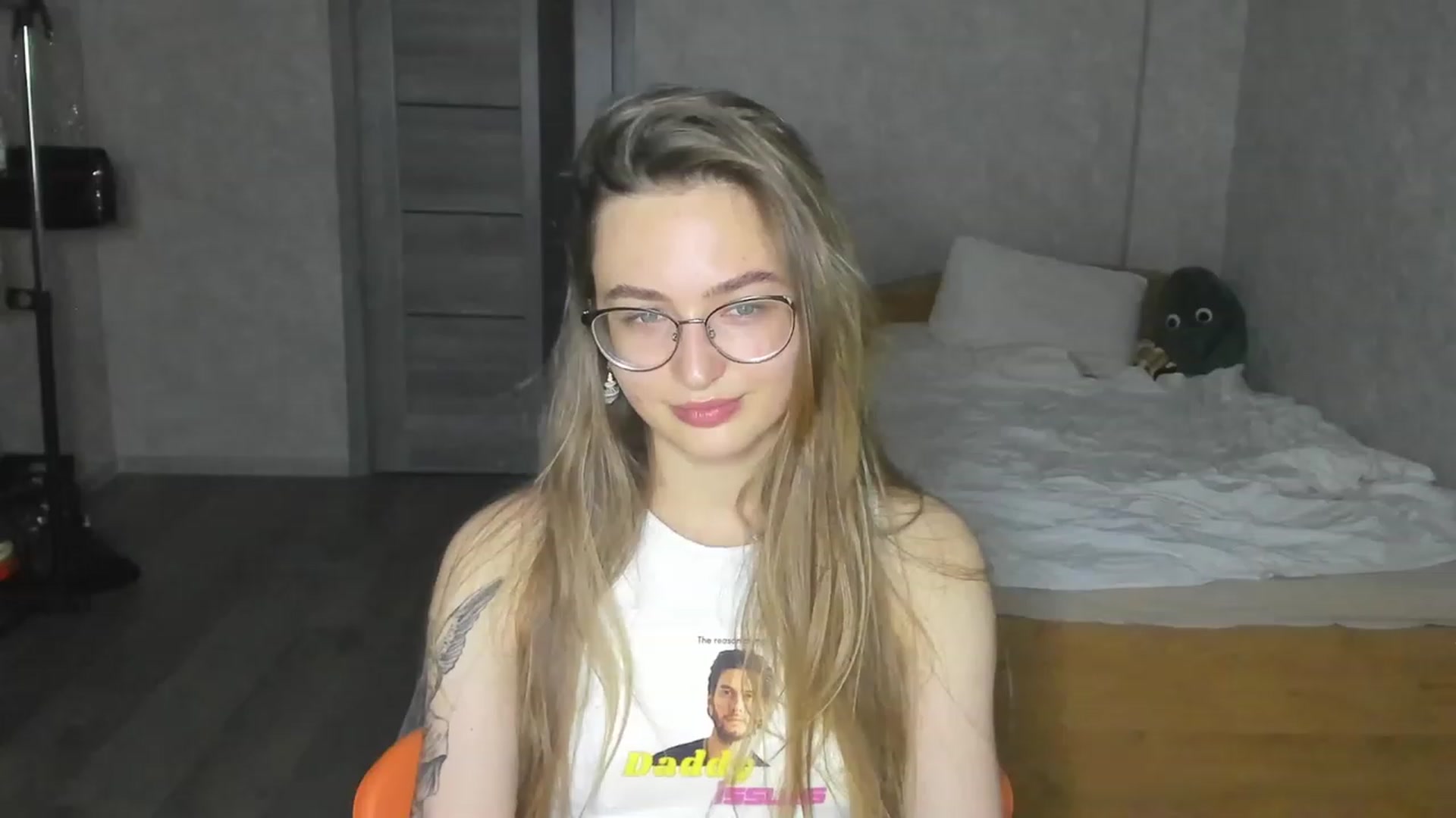 Gallery image thumbnail from Pale_Mara's myfreecams stream on, 06/10/2023, 21:14 image 16 of 20