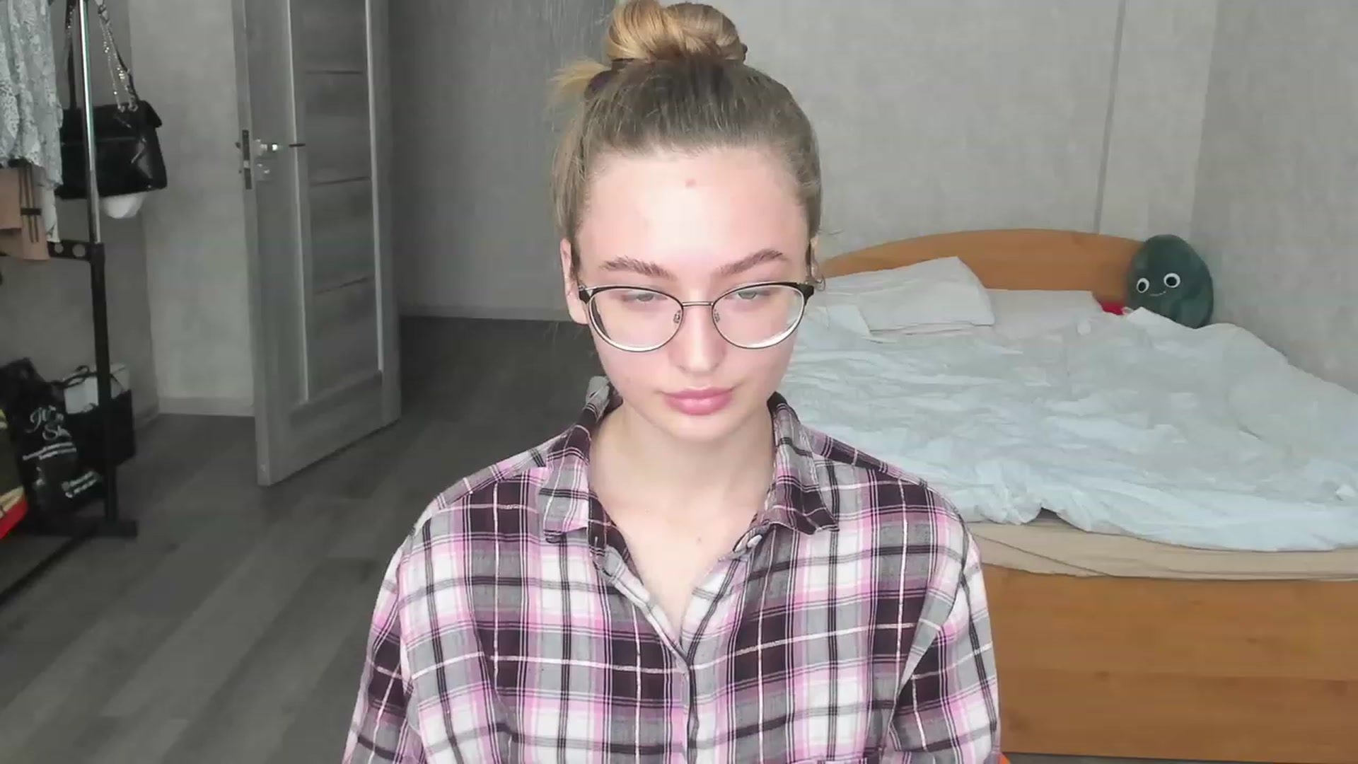 Gallery image thumbnail from Pale_Mara's myfreecams stream on, 06/13/2023, 11:11 image 4 of 20