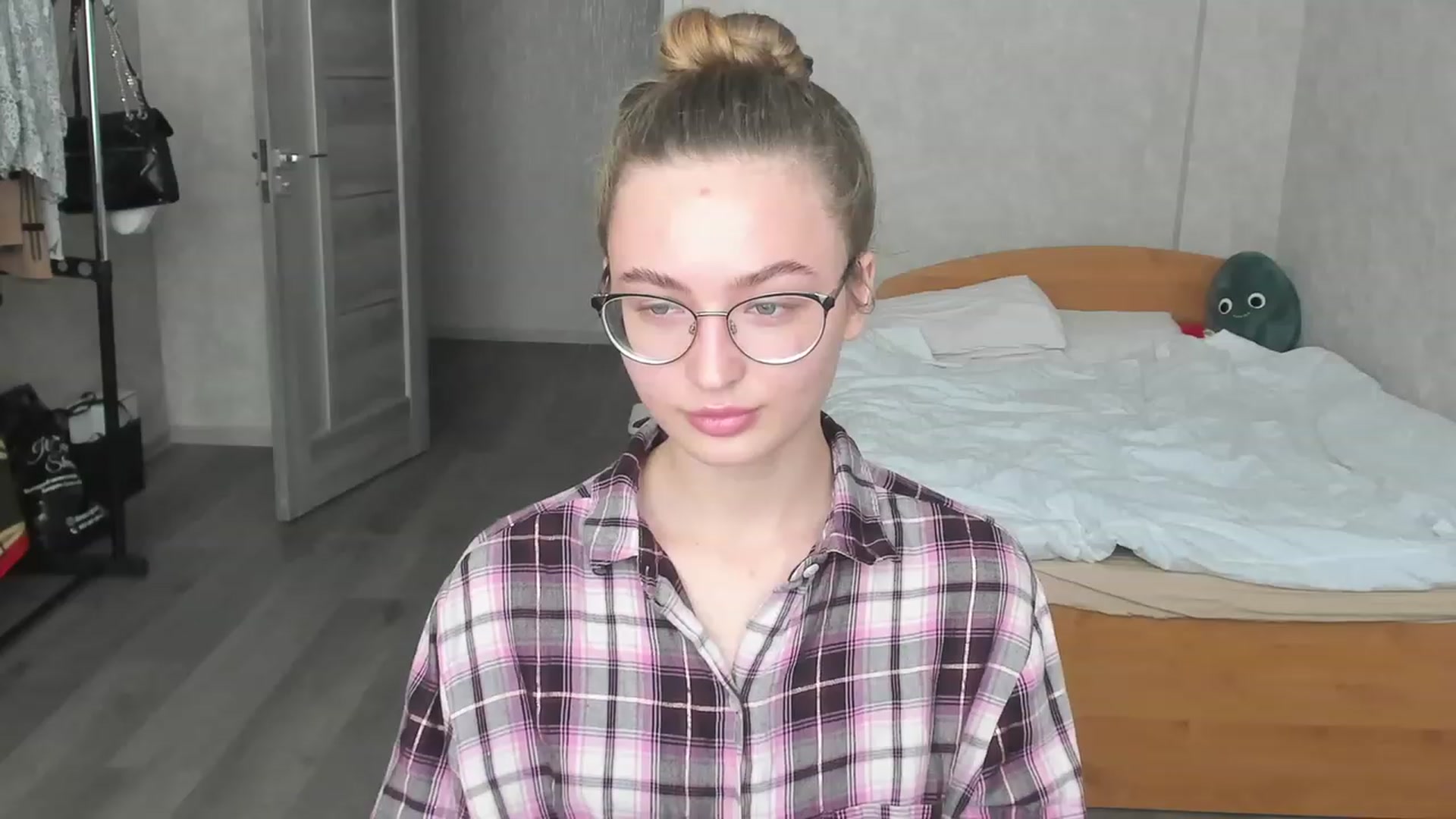 Gallery image thumbnail from Pale_Mara's myfreecams stream on, 06/13/2023, 11:11 image 20 of 20
