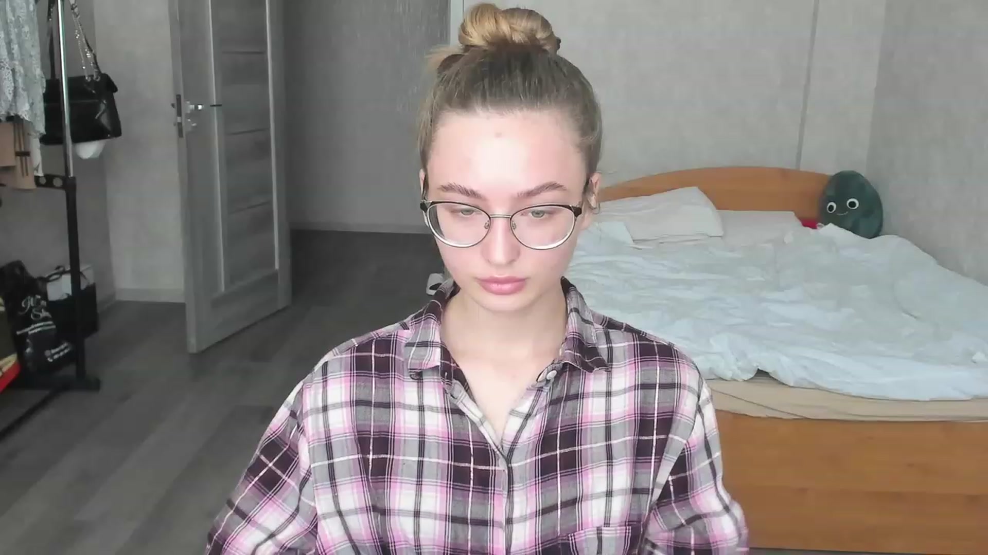 Gallery image thumbnail from Pale_Mara's myfreecams stream on, 06/13/2023, 11:11 image 14 of 20