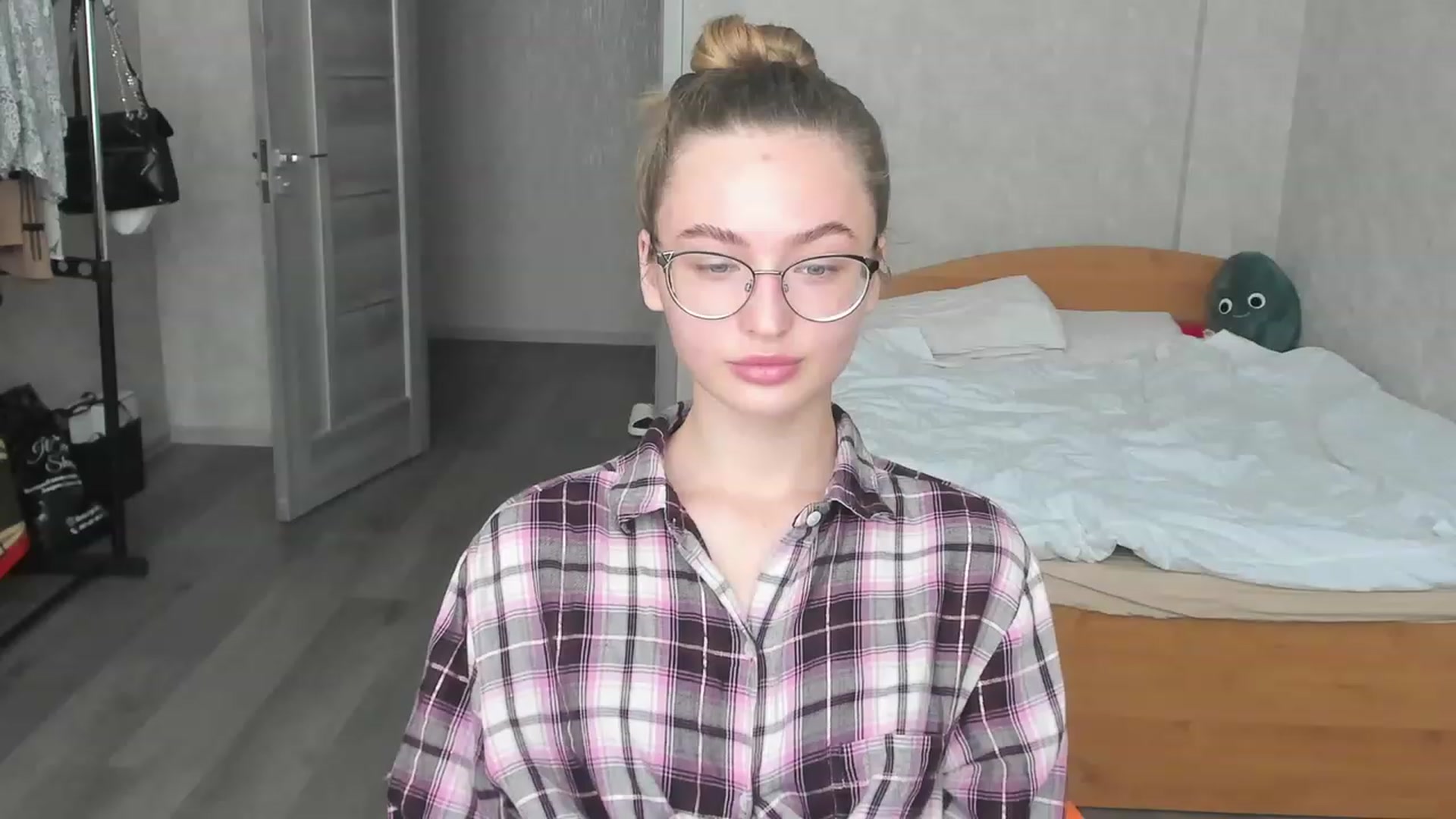 Gallery image thumbnail from Pale_Mara's myfreecams stream on, 06/13/2023, 11:11 image 13 of 20