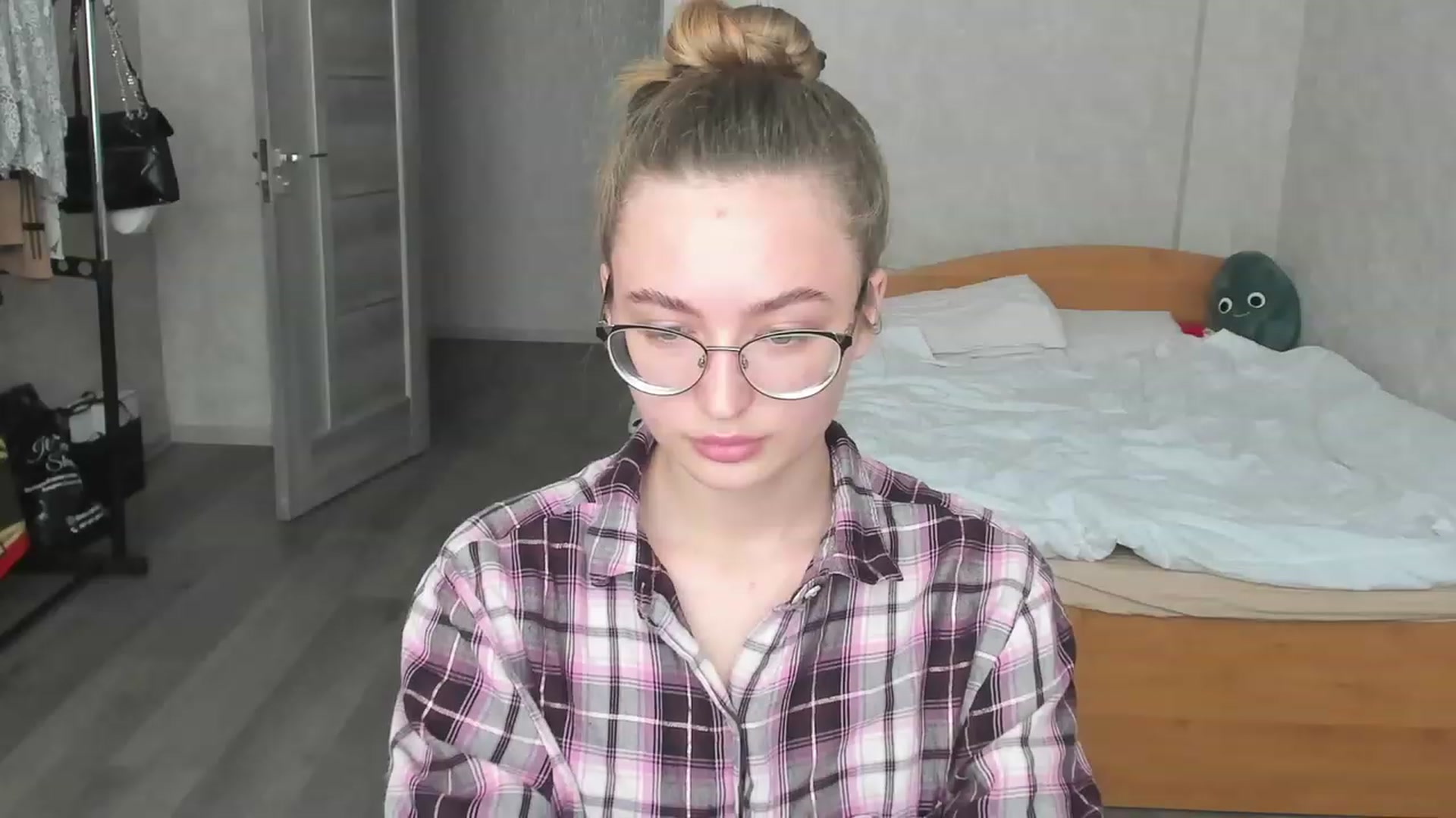 Gallery image thumbnail from Pale_Mara's myfreecams stream on, 06/13/2023, 11:11 image 1 of 20