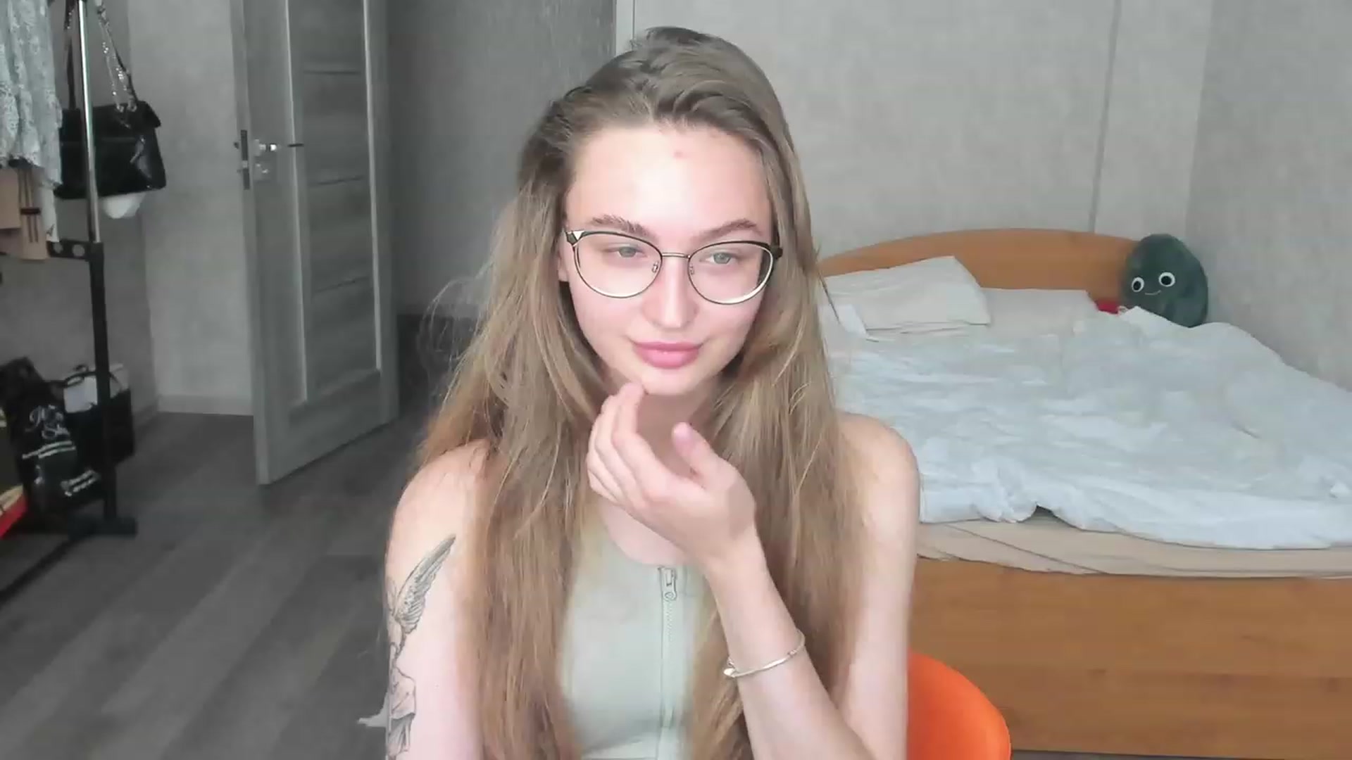 Gallery image thumbnail from Pale_Mara's myfreecams stream on, 06/13/2023, 12:04 image 15 of 20