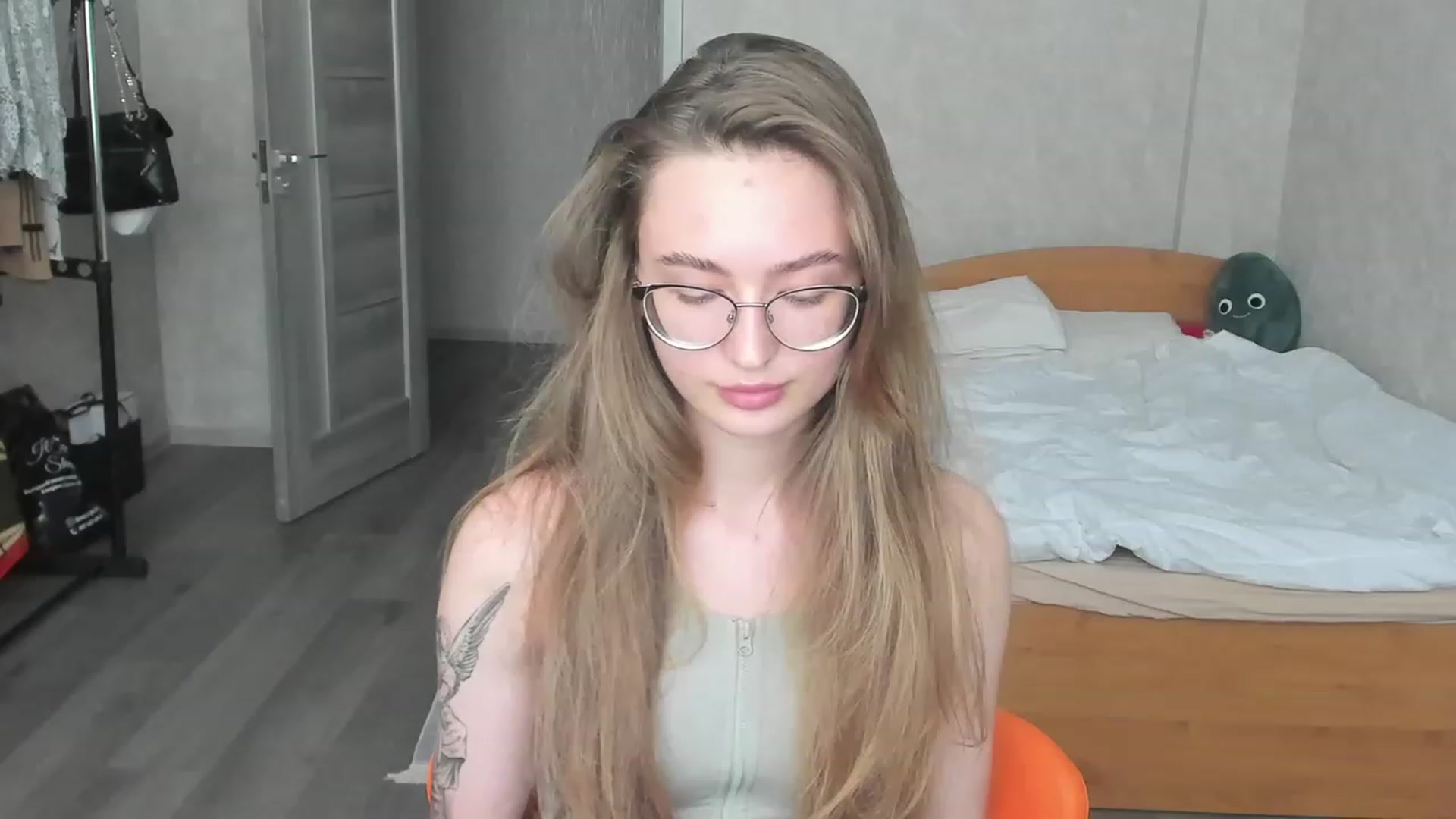 Gallery image thumbnail from Pale_Mara's myfreecams stream on, 06/13/2023, 12:04 image 14 of 20