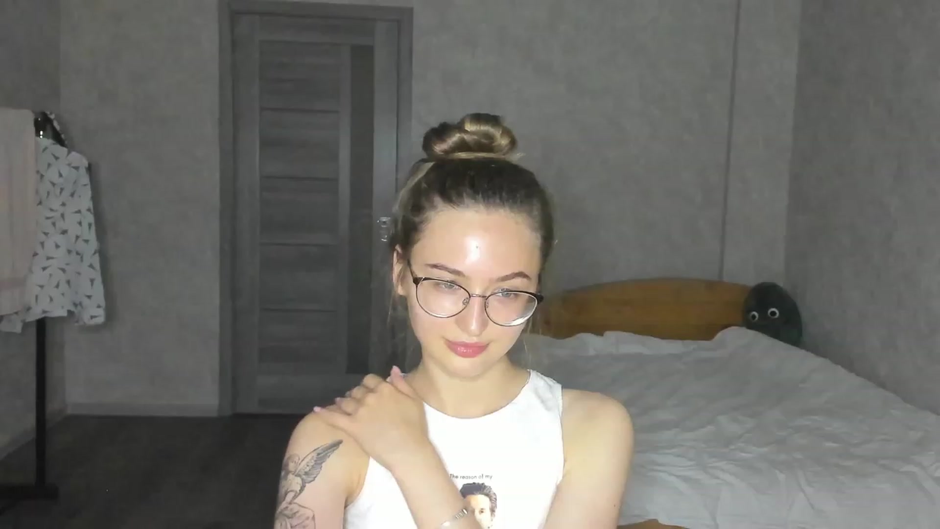 Gallery image thumbnail from Pale_Mara's myfreecams stream on, 06/16/2023, 20:32 image 20 of 20