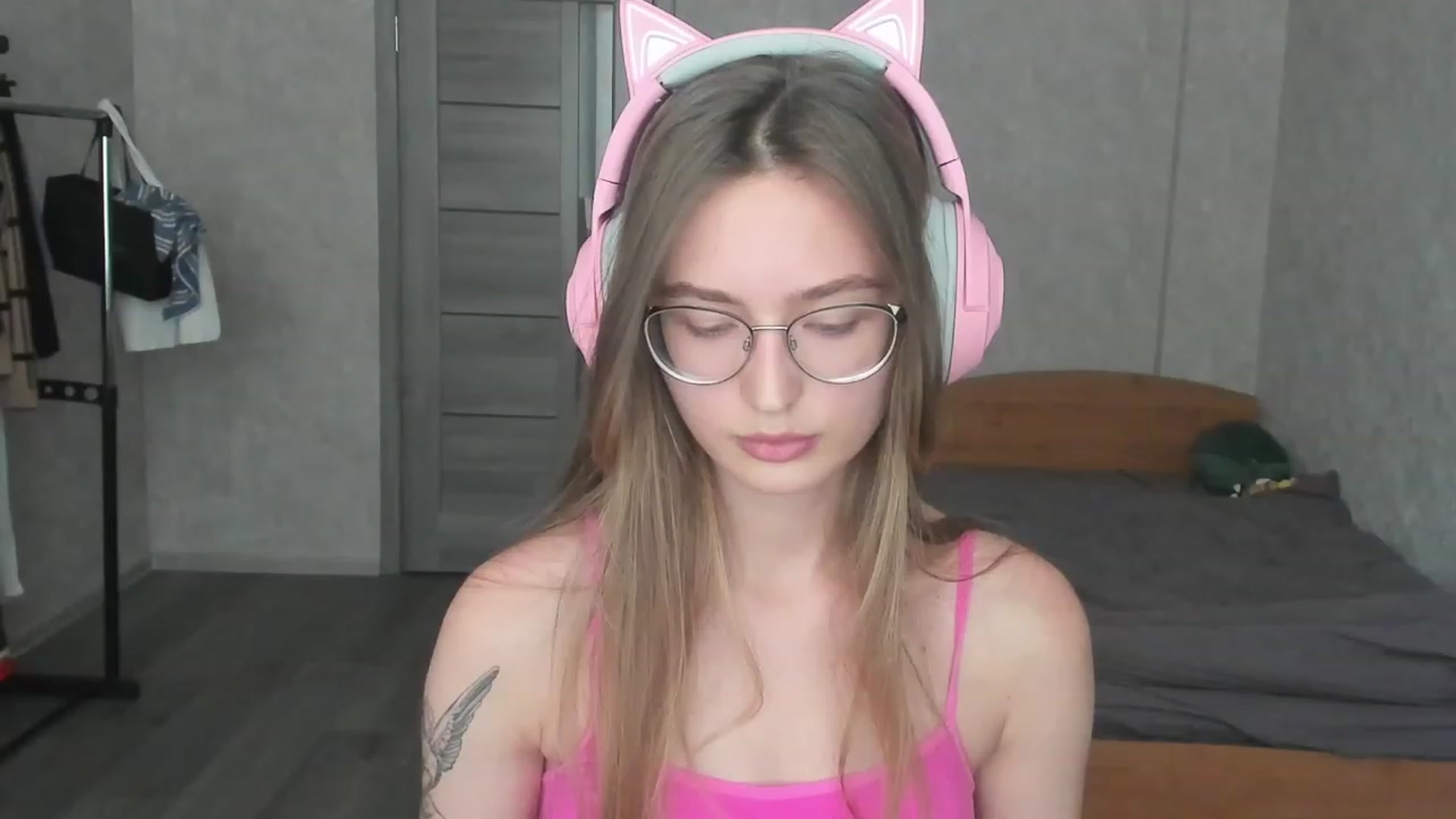 Gallery image thumbnail from Pale_Mara's myfreecams stream on, 06/28/2023, 14:52 image 14 of 20