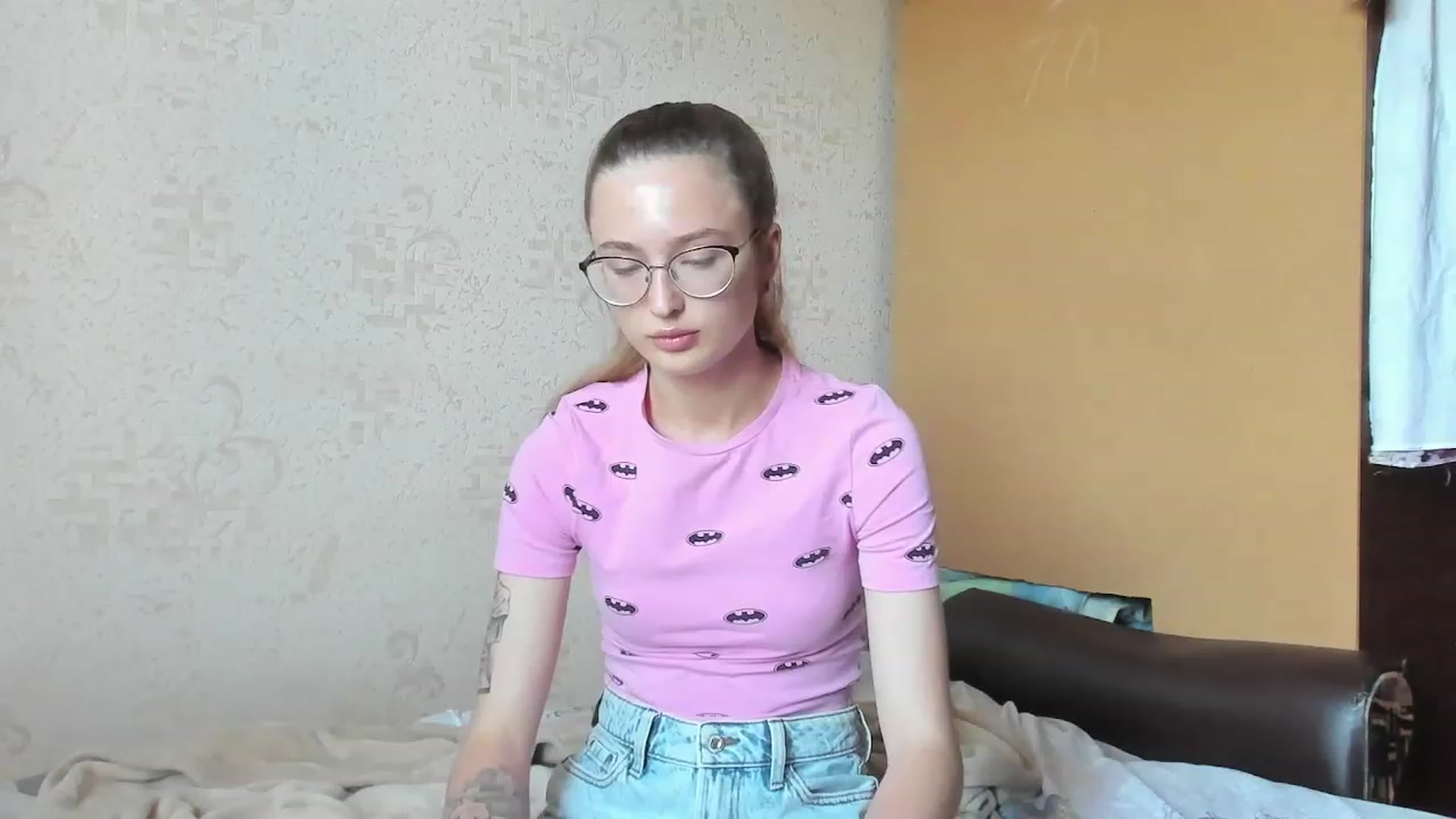Gallery image thumbnail from Pale_Mara's myfreecams stream on, 07/10/2023, 16:59 image 16 of 20