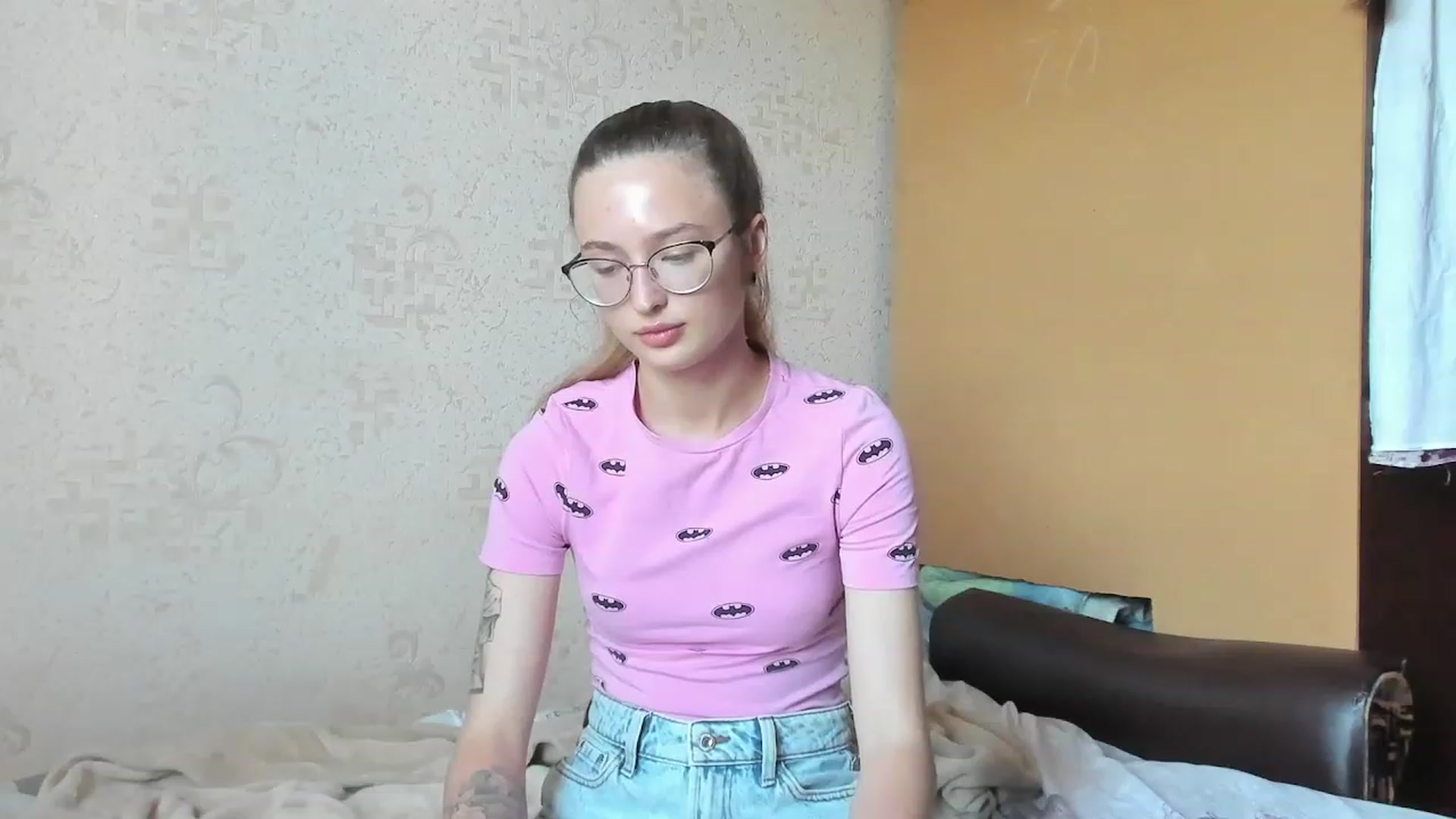 Gallery image thumbnail from Pale_Mara's myfreecams stream on, 07/10/2023, 16:59 image 15 of 20