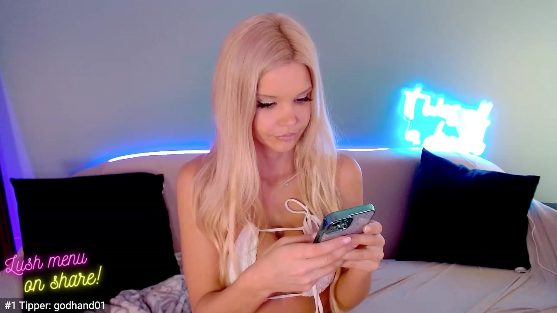 Gallery image thumbnail from Pam4TV's myfreecams stream on, 08/19/2023, 17:40 image 14 of 20
