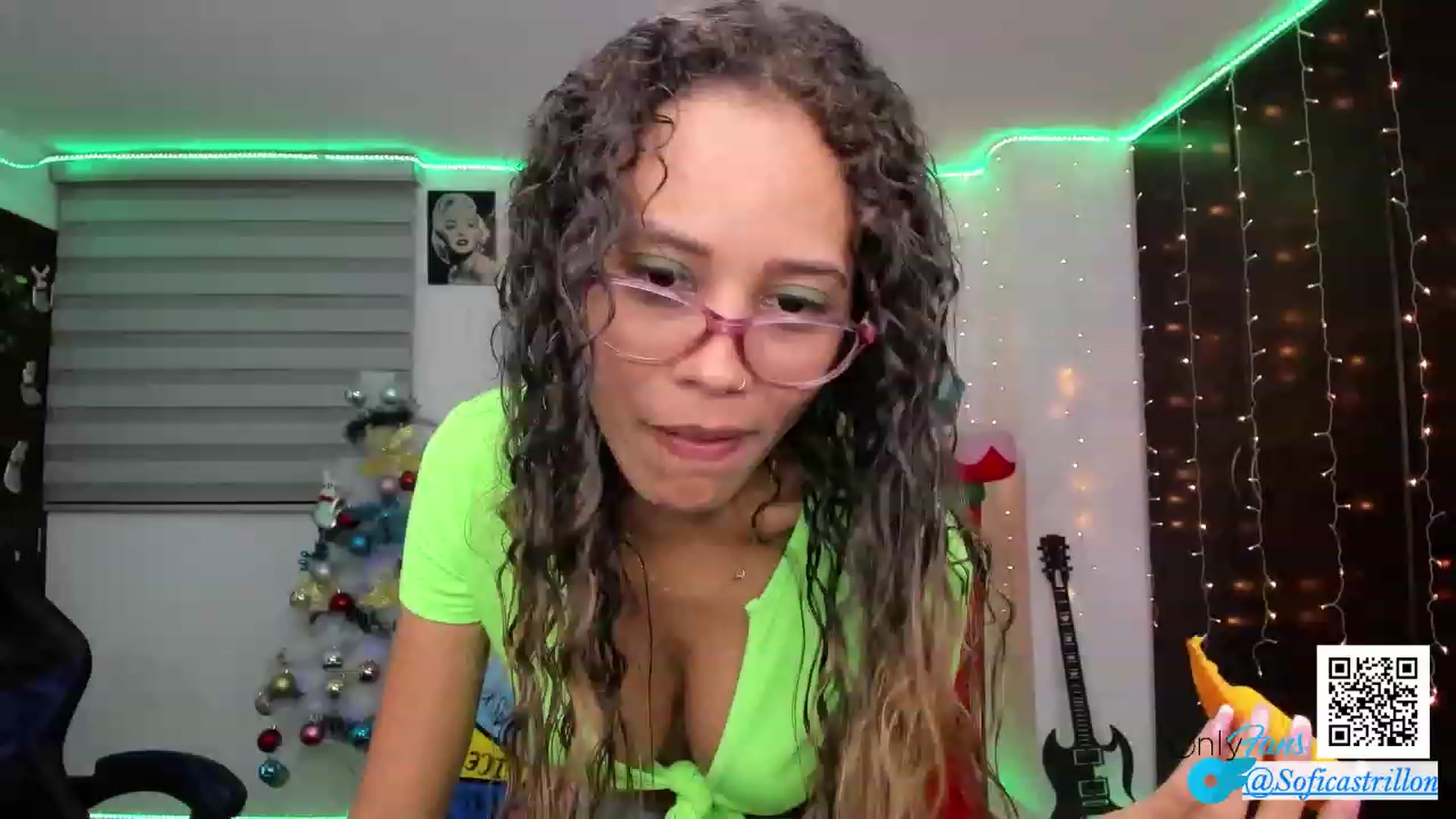 Gallery image thumbnail from Pamcute_'s myfreecams stream on, 12/16/2022, 02:10 image 1 of 20