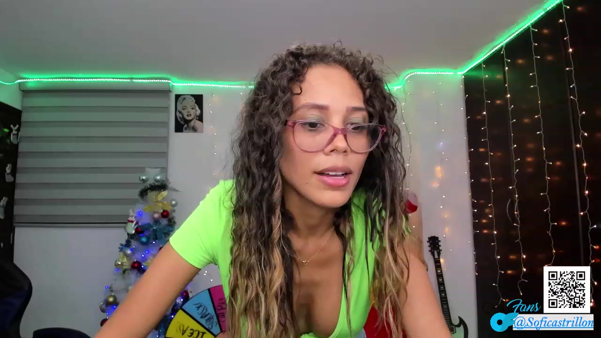 Gallery image thumbnail from Pamcute_'s myfreecams stream on, 12/16/2022, 03:59 image 13 of 20