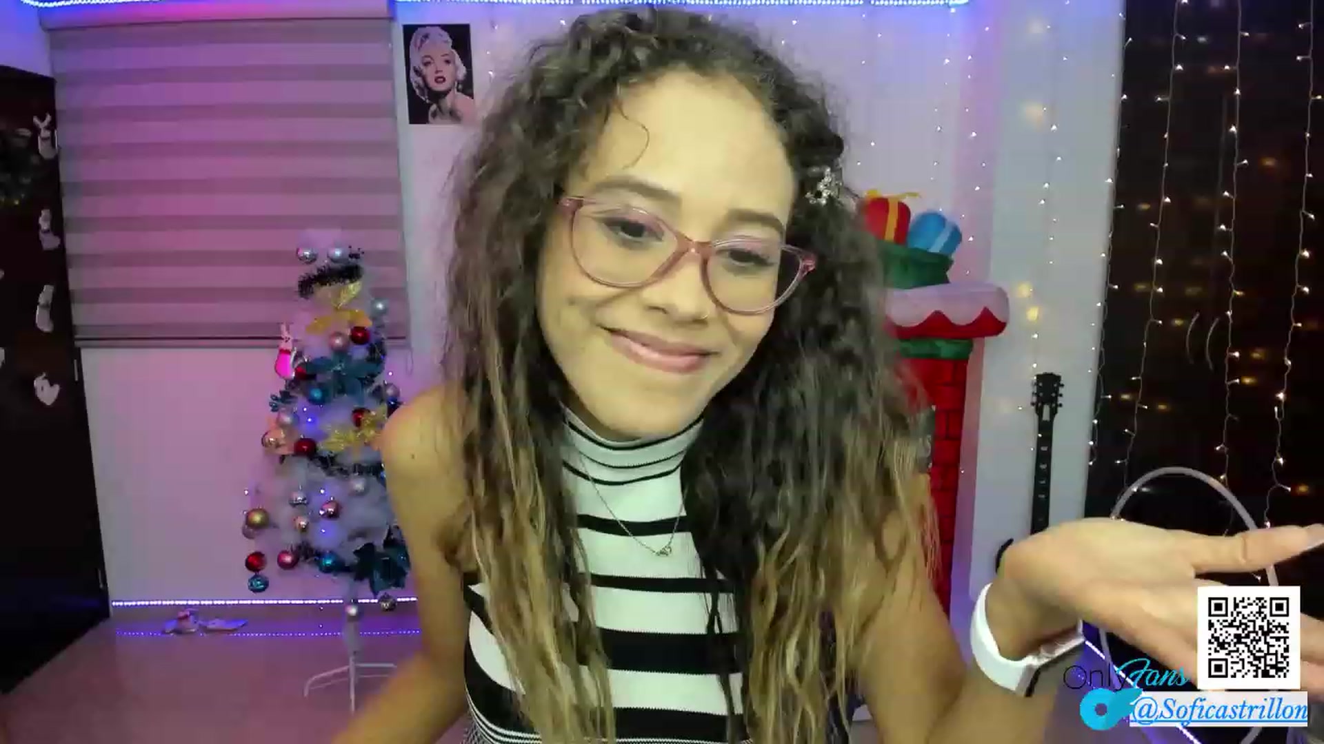 Gallery image thumbnail from Pamcute_'s myfreecams stream on, 12/21/2022, 03:38 image 15 of 20