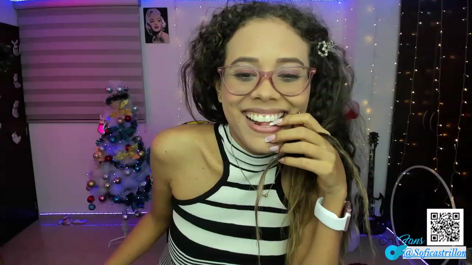 Gallery image thumbnail from Pamcute_'s myfreecams stream on, 12/21/2022, 03:38 image 16 of 20