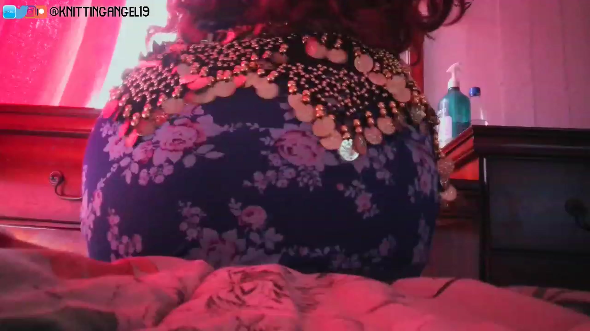 Gallery image thumbnail from PameHeaven's myfreecams stream on, 11/26/2022, 16:25 image 10 of 20