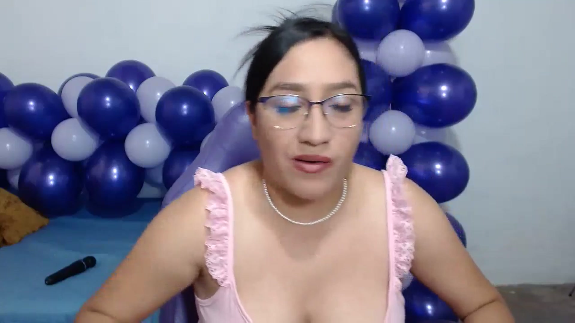 Gallery image thumbnail from Pamela03's myfreecams stream on, 06/02/2024, 19:35 image 2 of 20