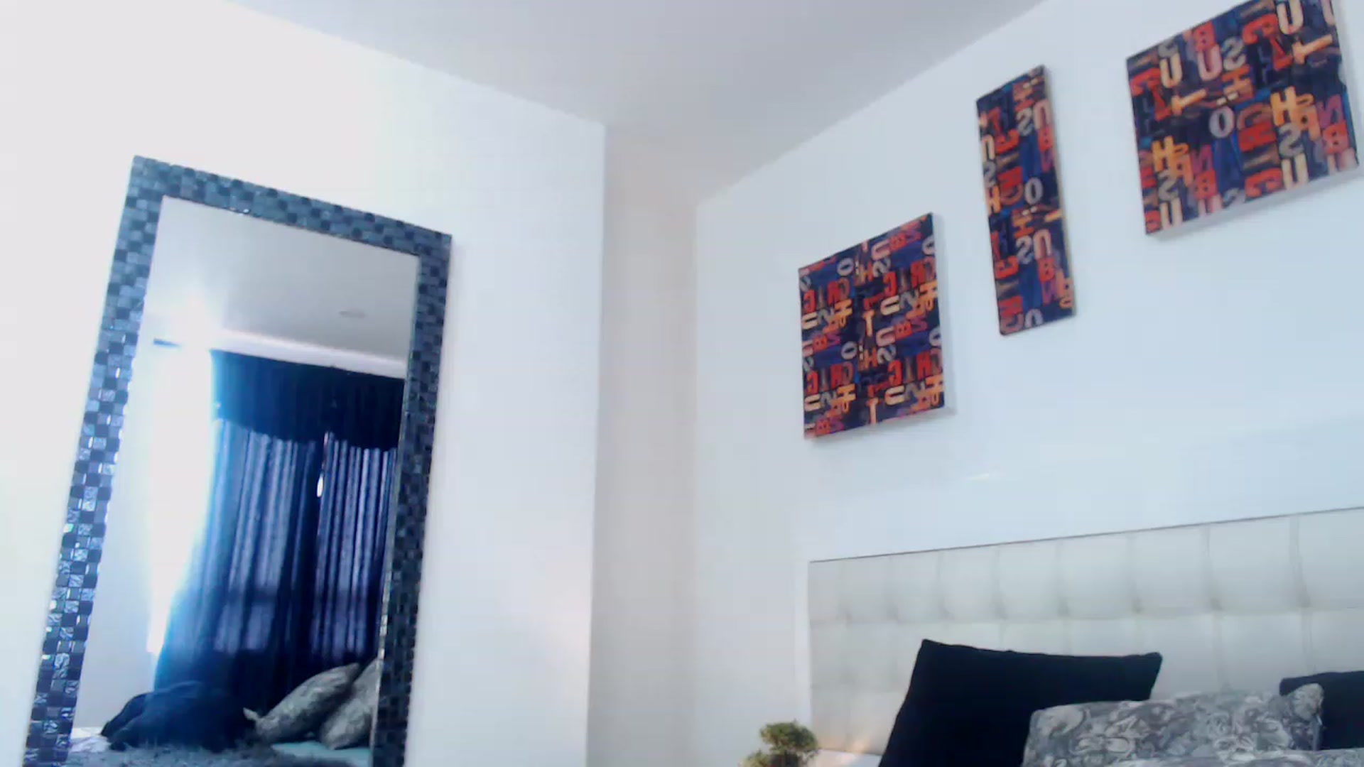 Gallery image thumbnail from Pamelas_'s myfreecams stream on, 01/08/2023, 22:24 image 11 of 20
